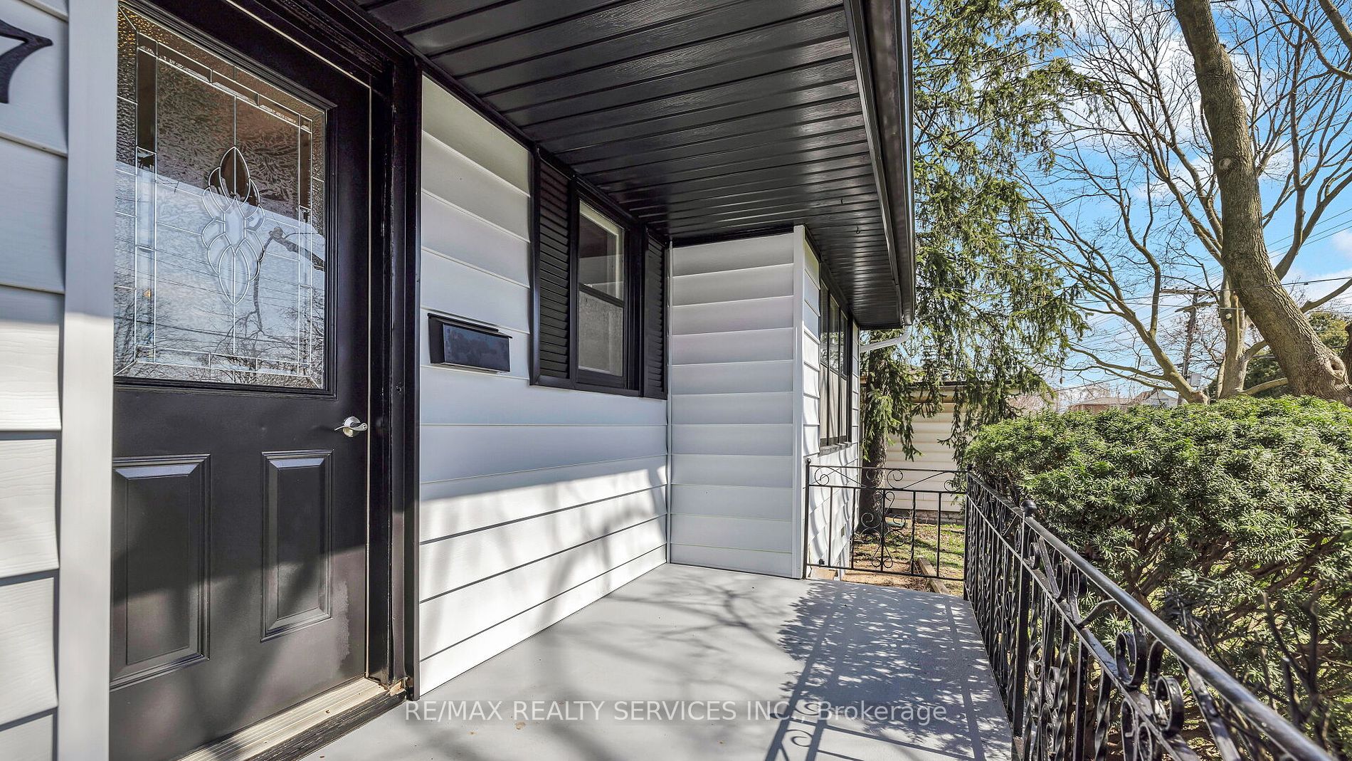 2287 Glenwood School Drive