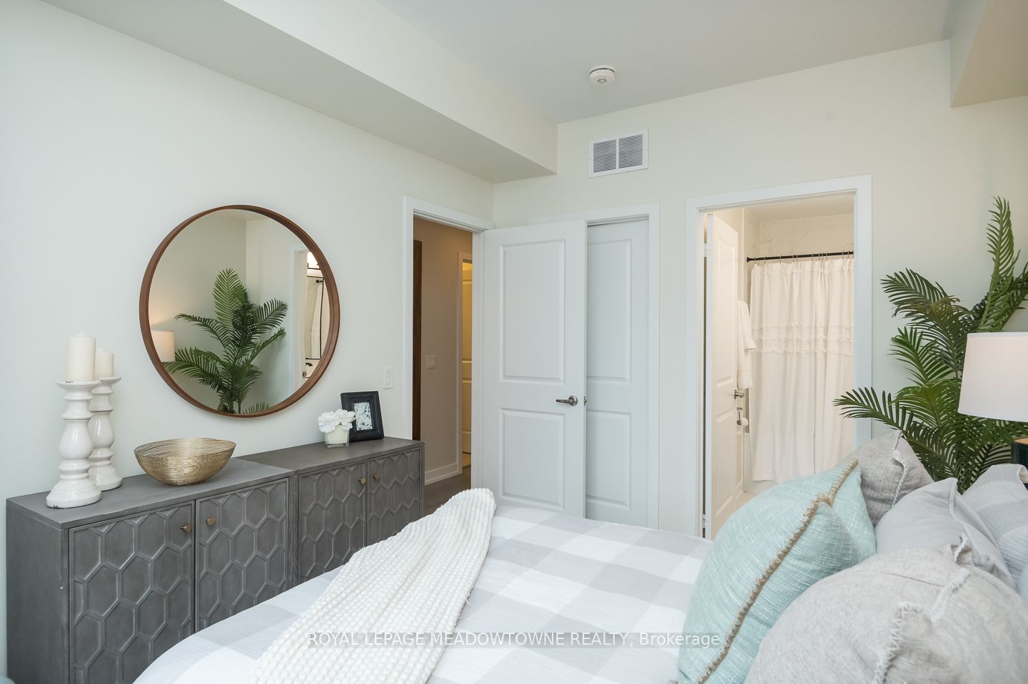 3058 Sixth Line #204