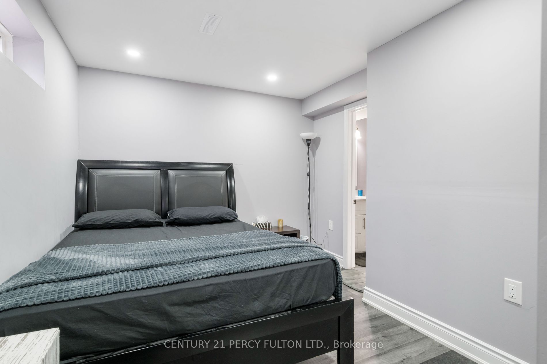 59 Kenninghall Blvd, #2