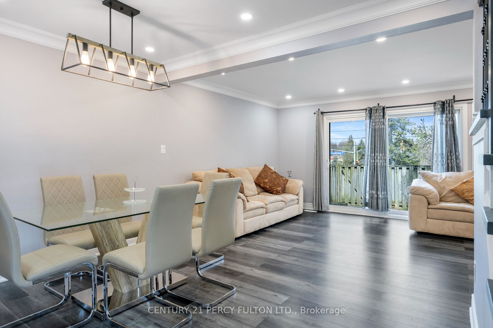 59 Kenninghall Blvd, #2