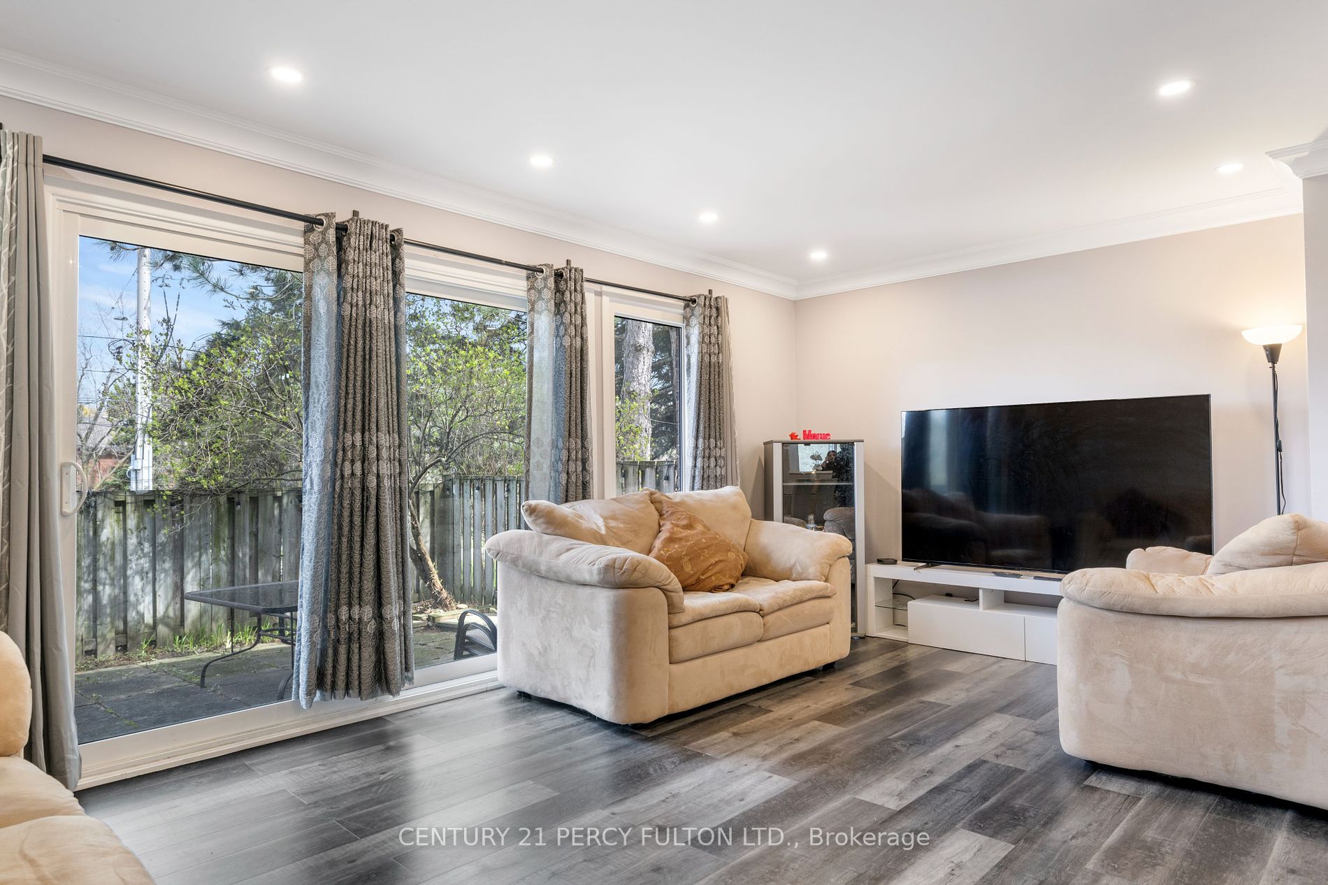 59 Kenninghall Blvd, #2
