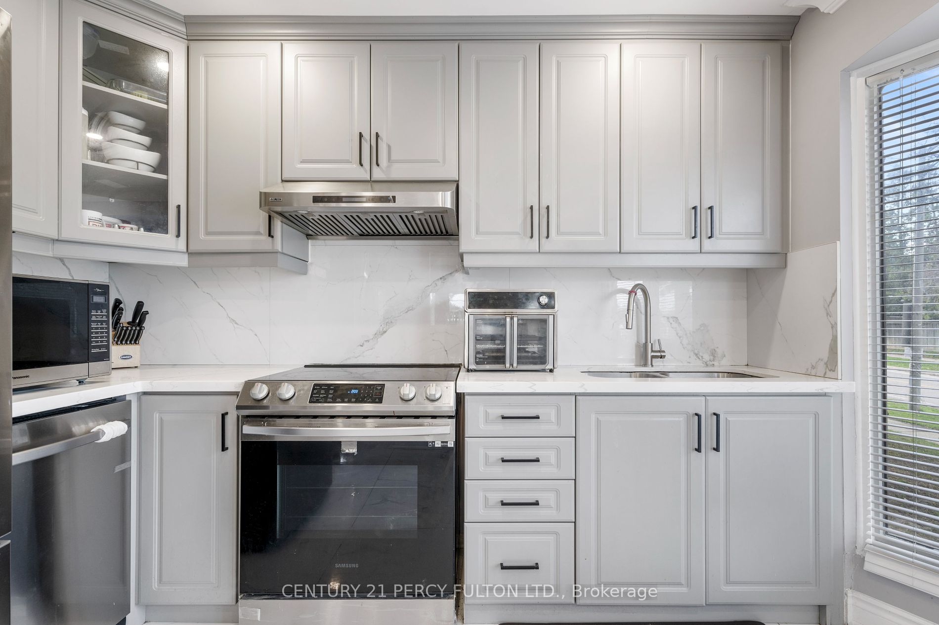 59 Kenninghall Blvd, #2
