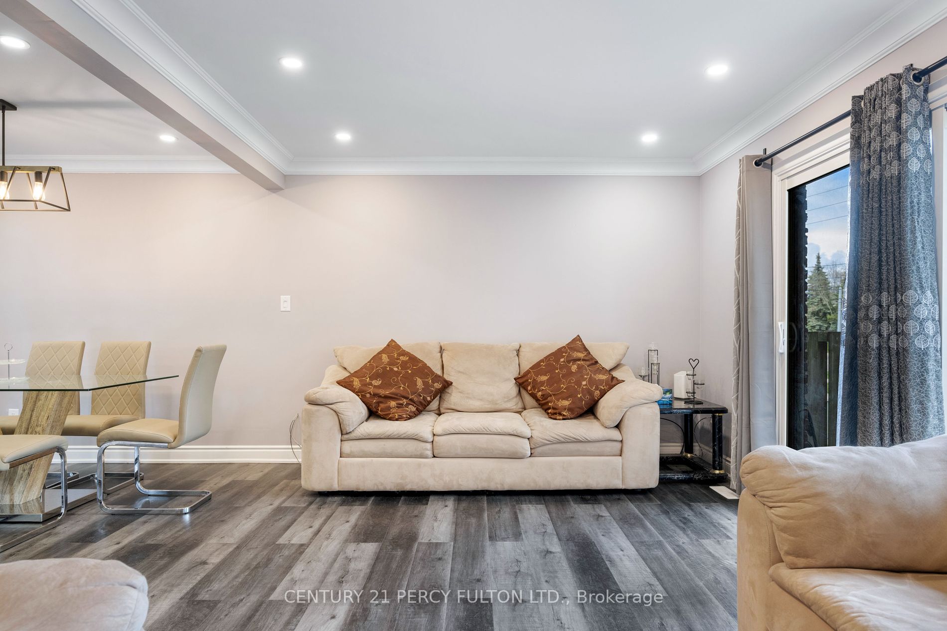 59 Kenninghall Blvd, #2