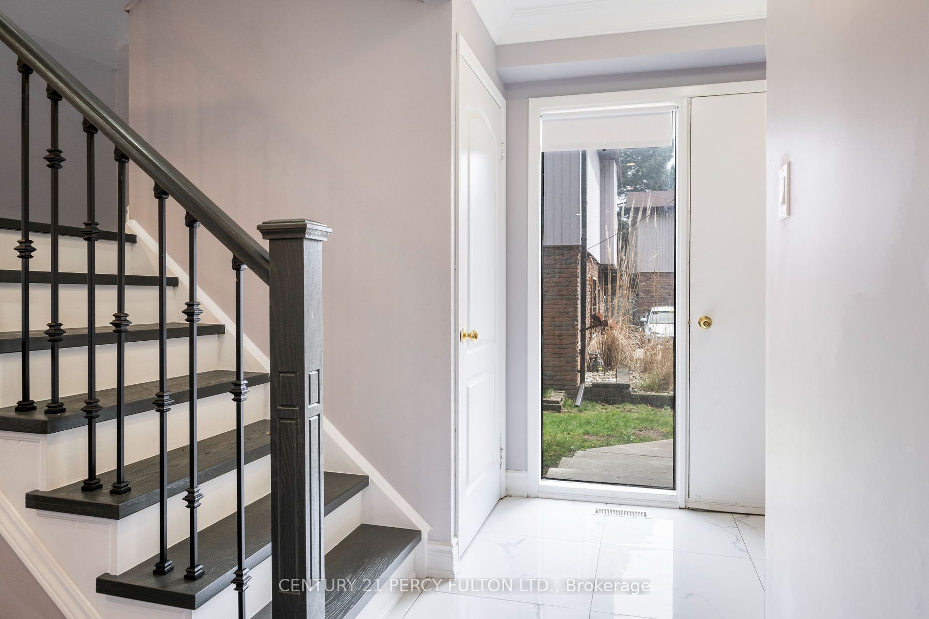 59 Kenninghall Blvd, #2