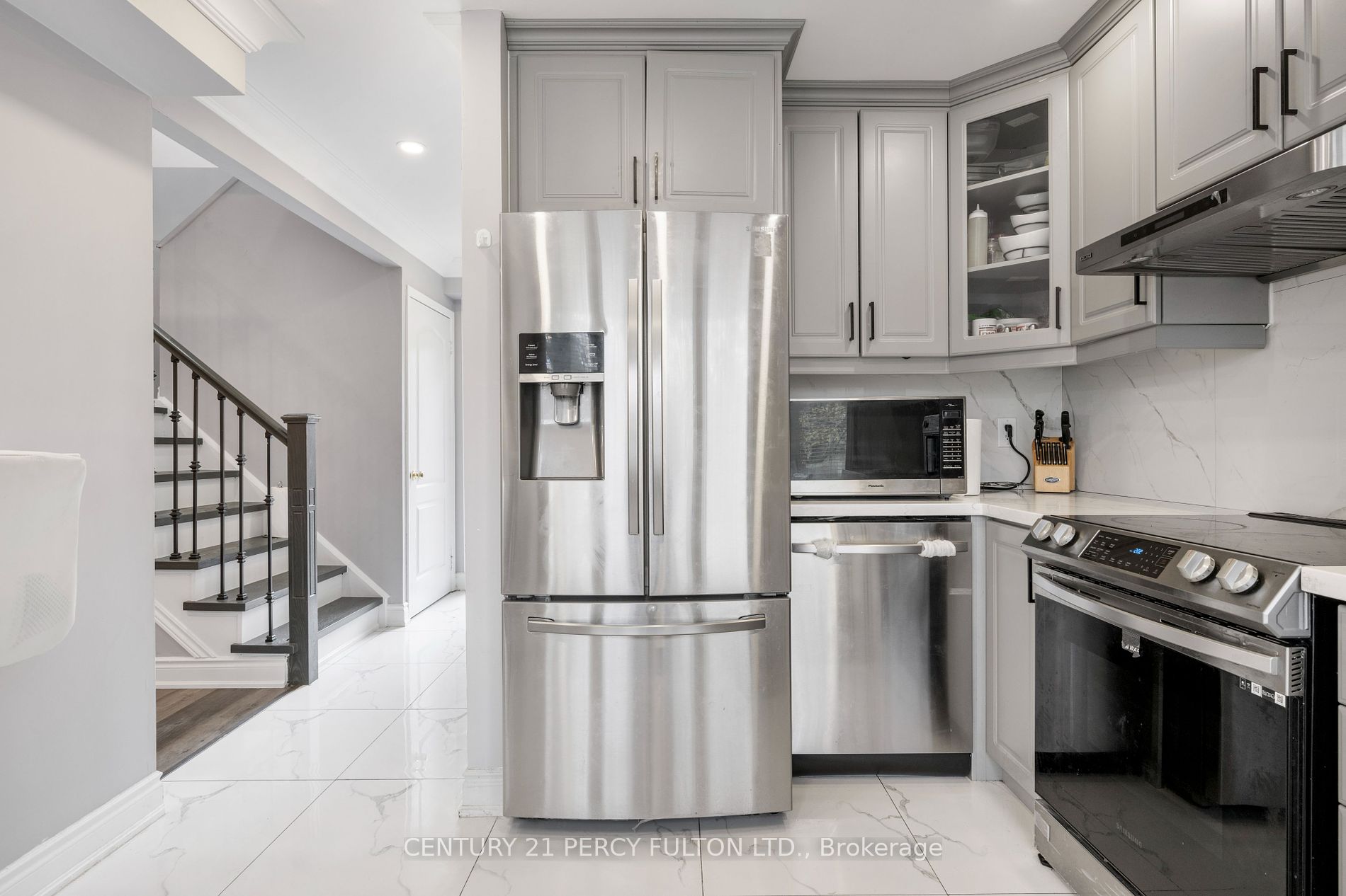 59 Kenninghall Blvd, #2