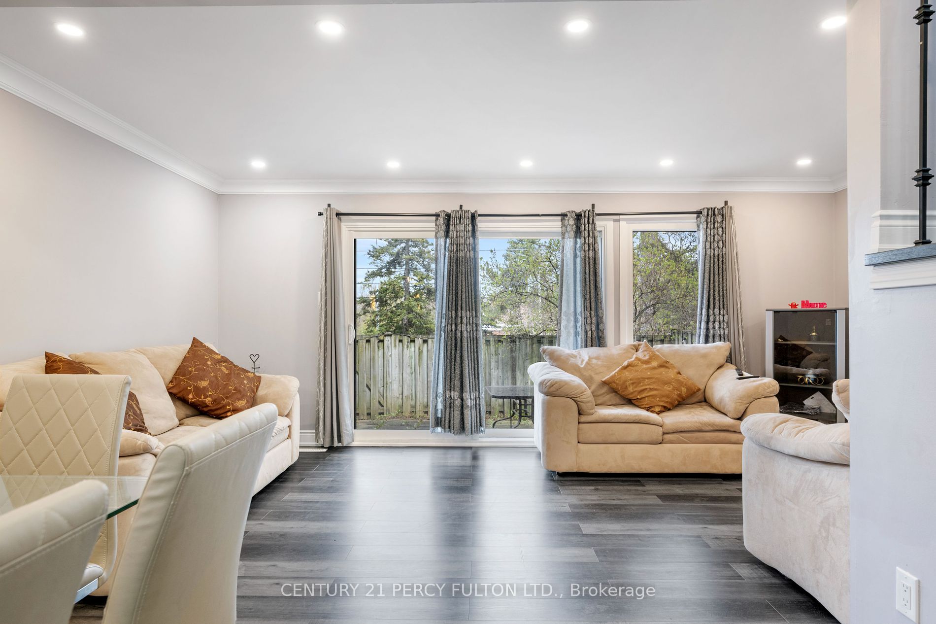 59 Kenninghall Blvd, #2