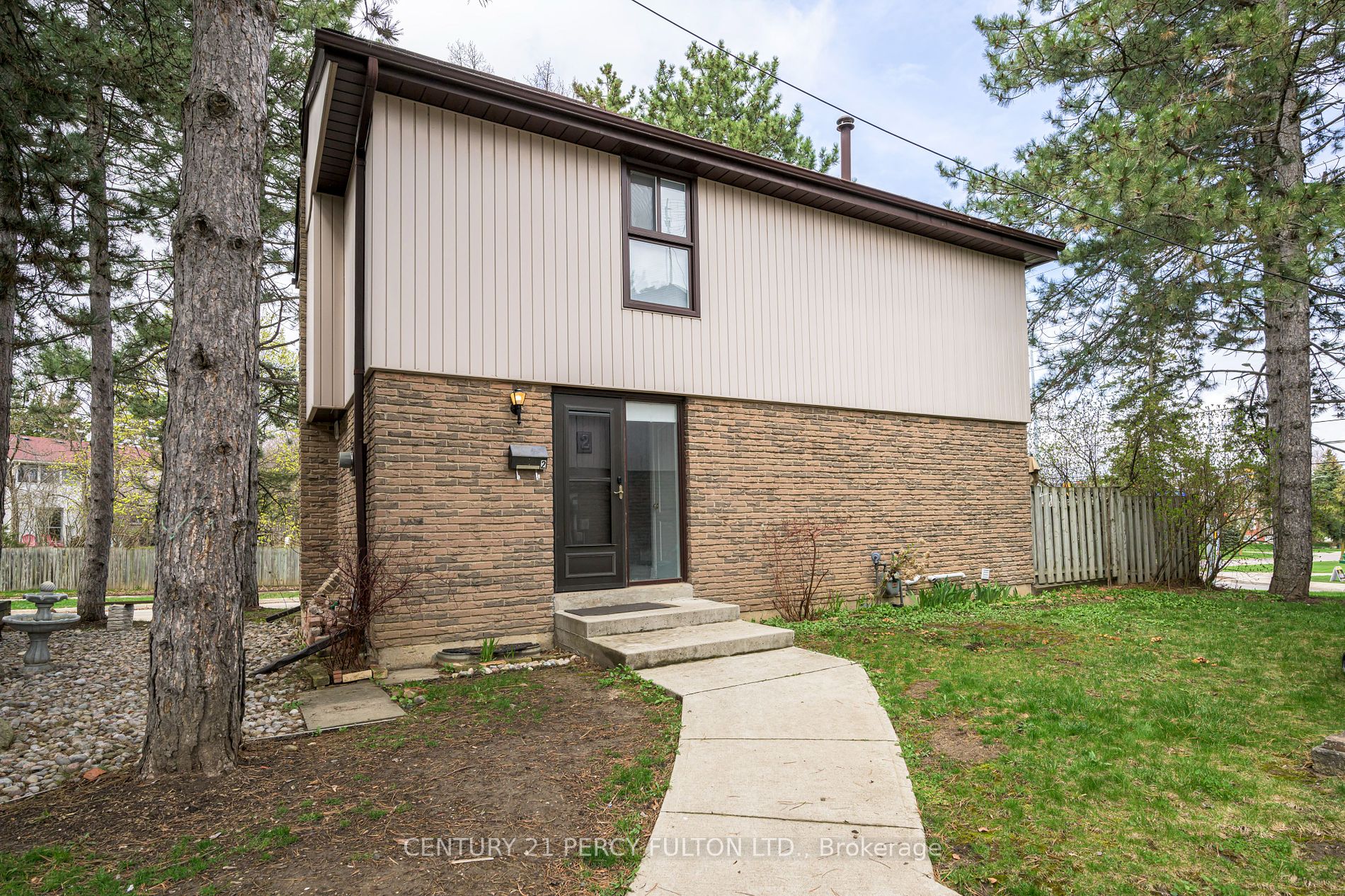 59 Kenninghall Blvd, #2