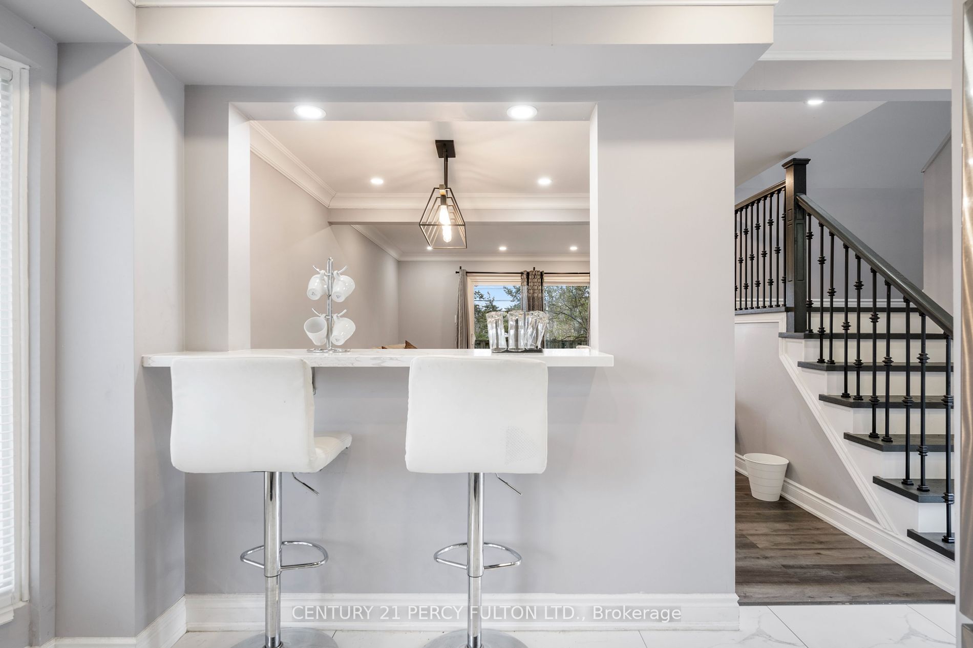 59 Kenninghall Blvd, #2