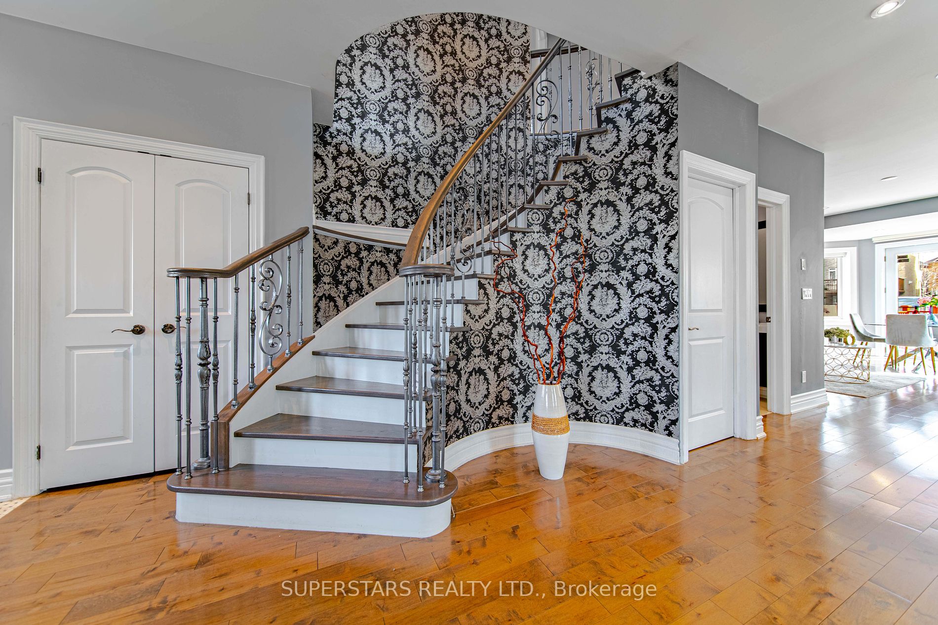 3043 Weston Road