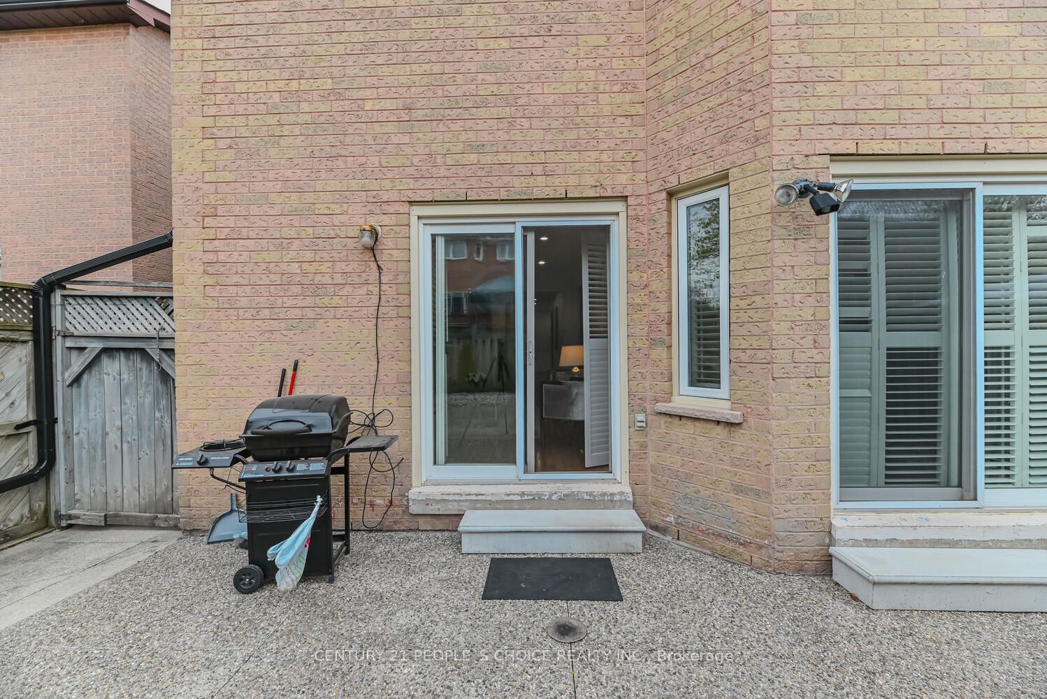 3384 Dovetail Mews