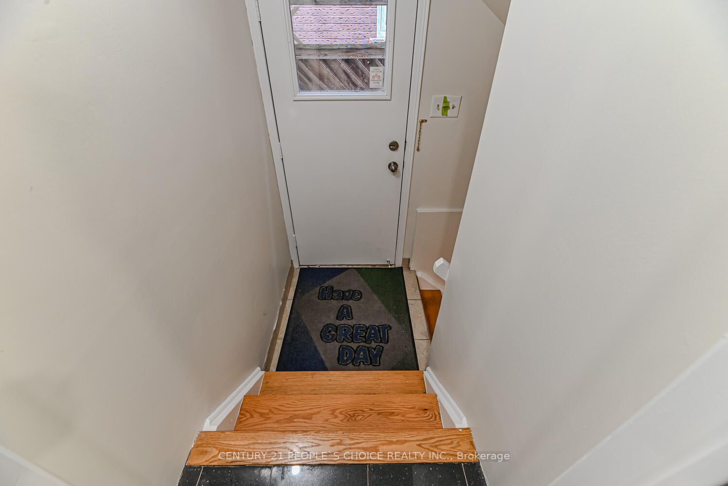 3384 Dovetail Mews
