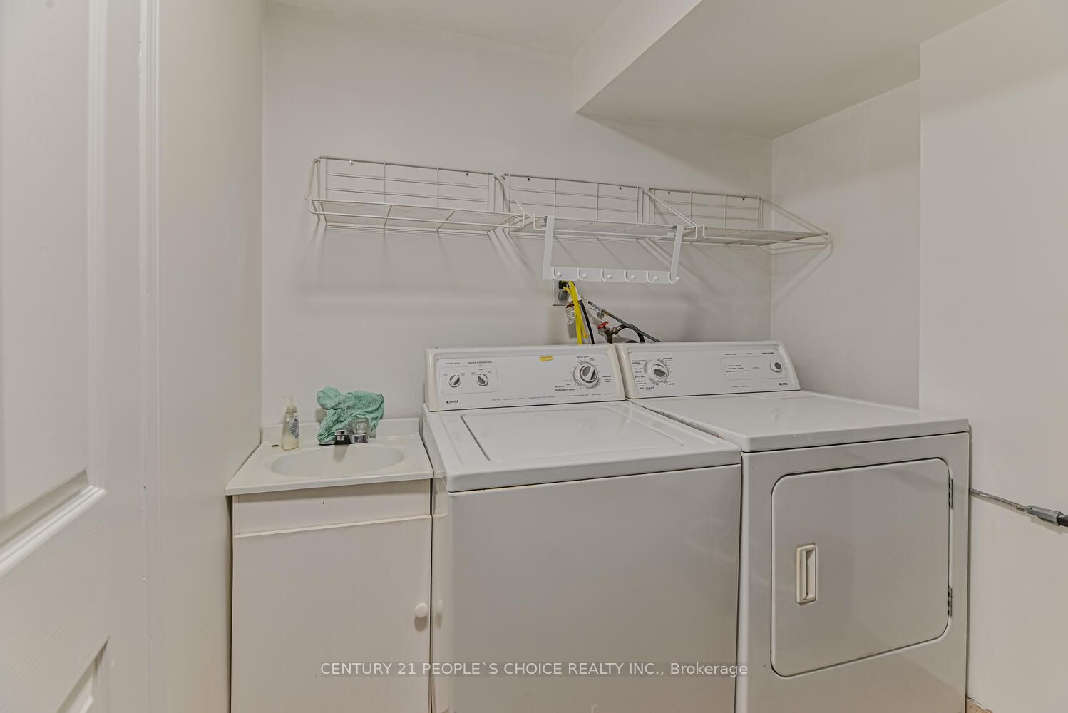 3384 Dovetail Mews