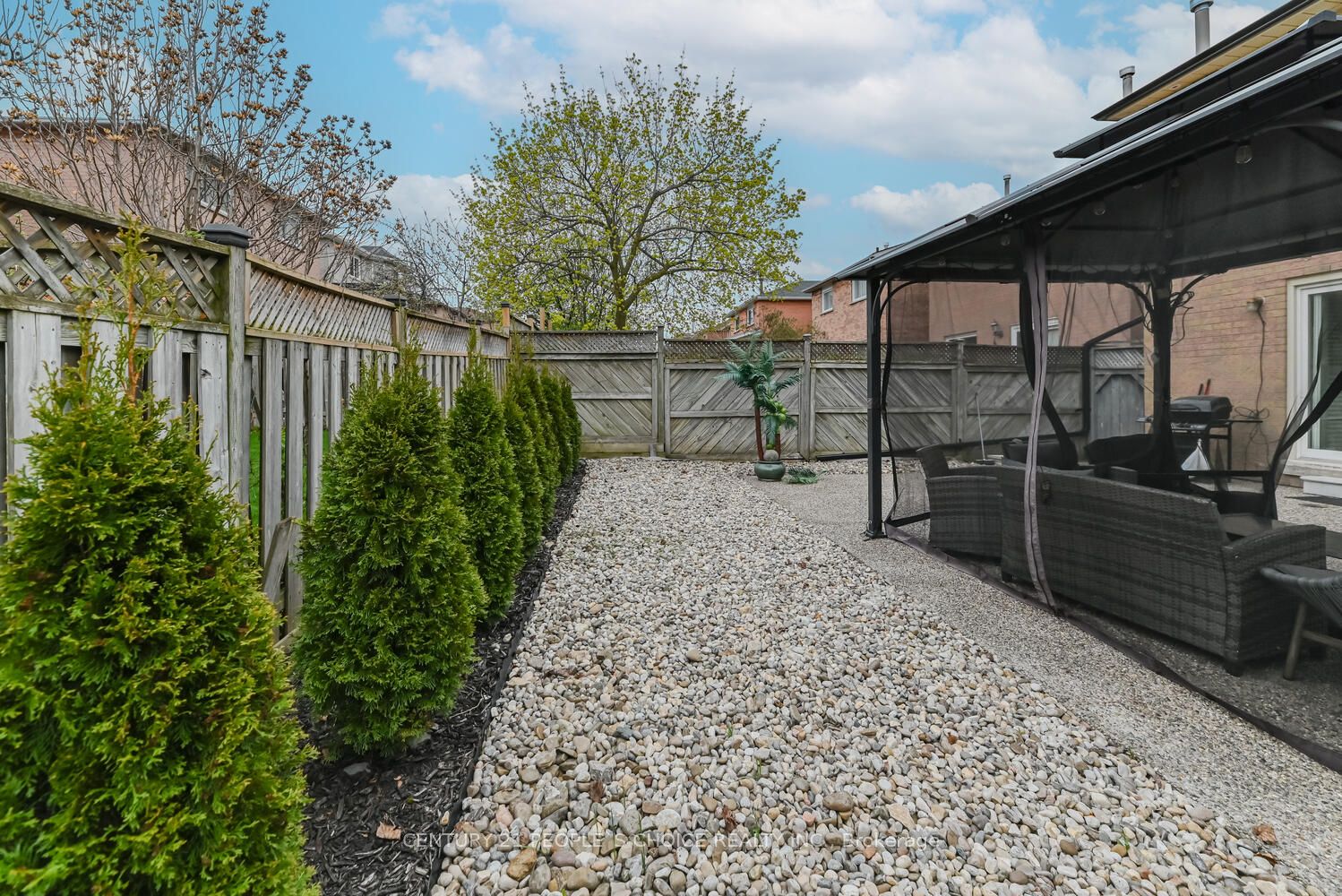 3384 Dovetail Mews