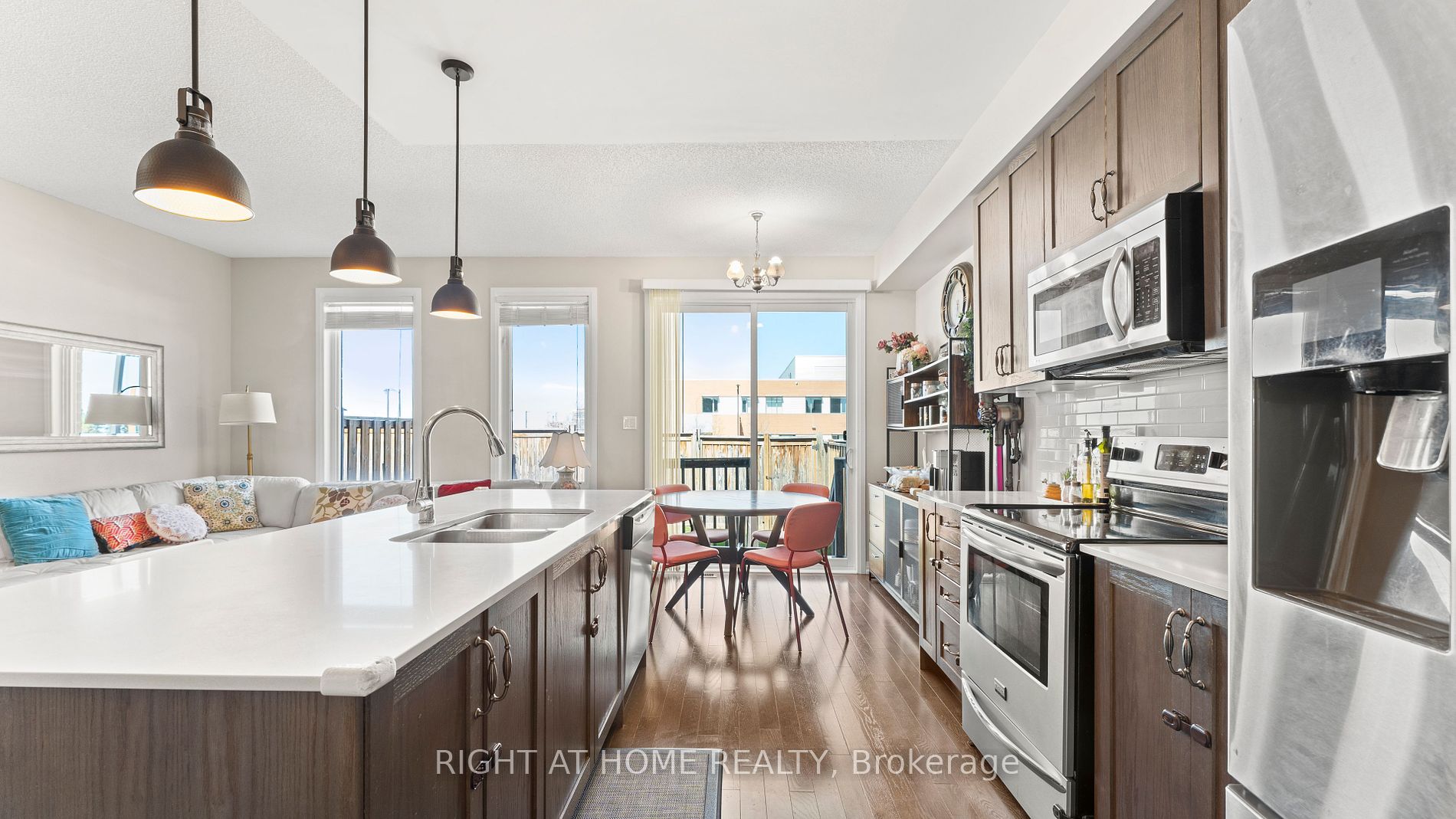 739 Banks Crescent