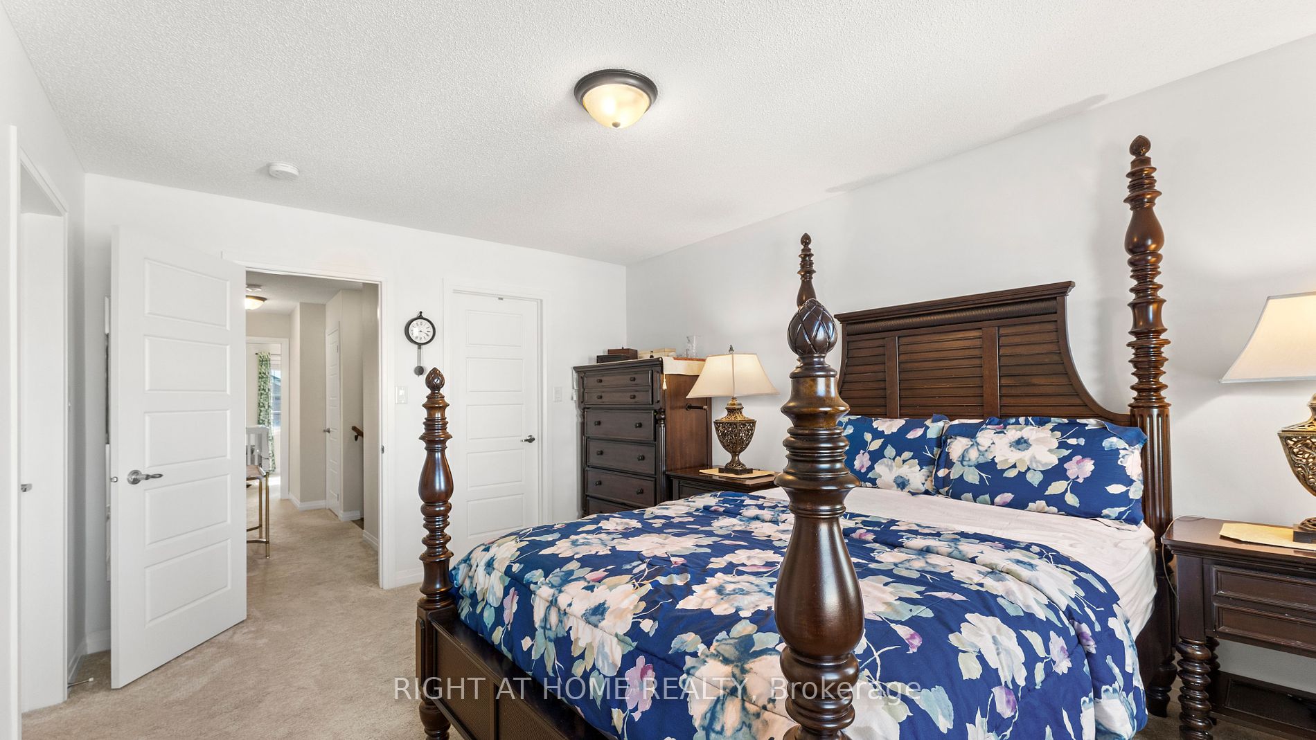 739 Banks Crescent