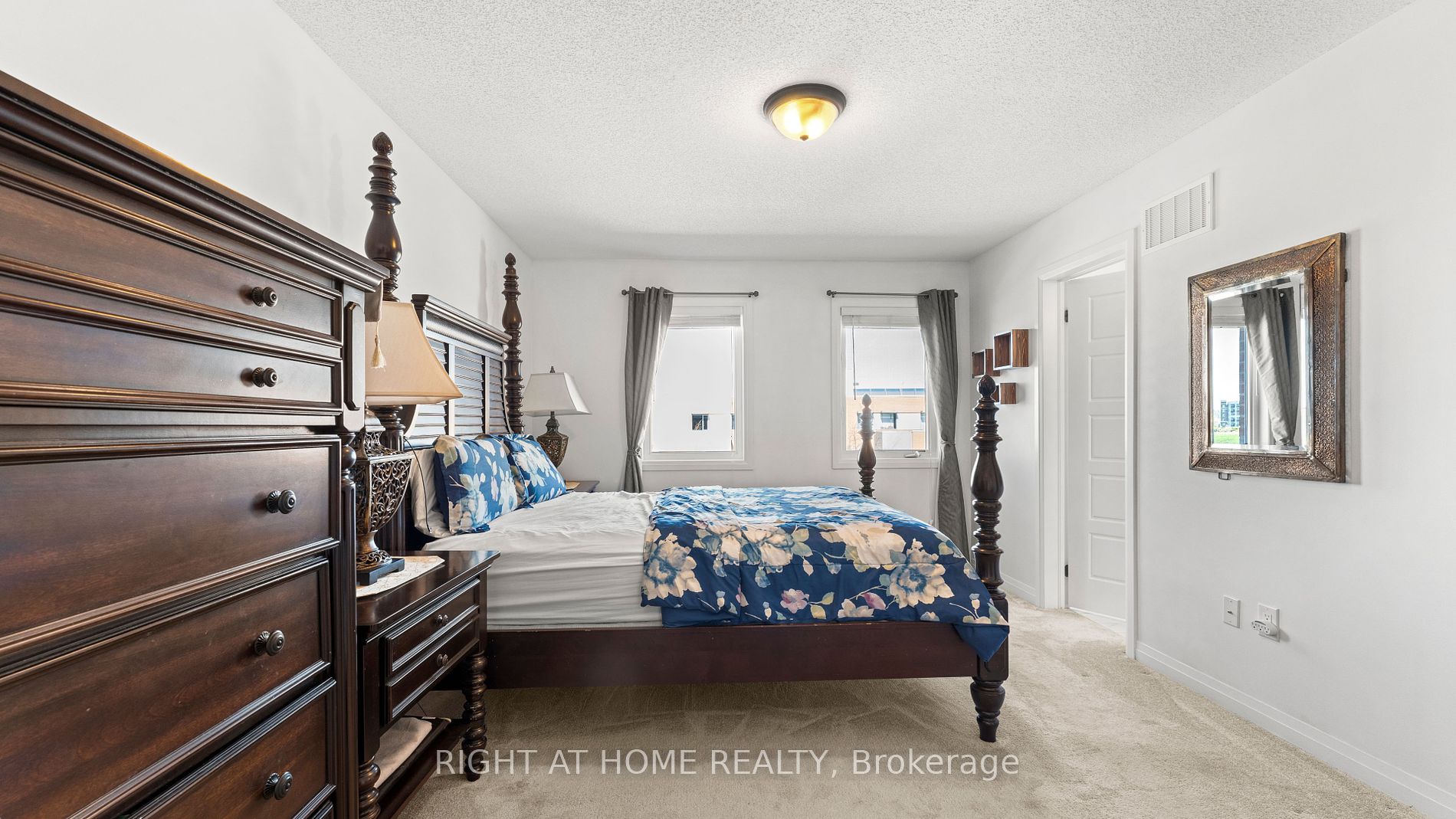 739 Banks Crescent