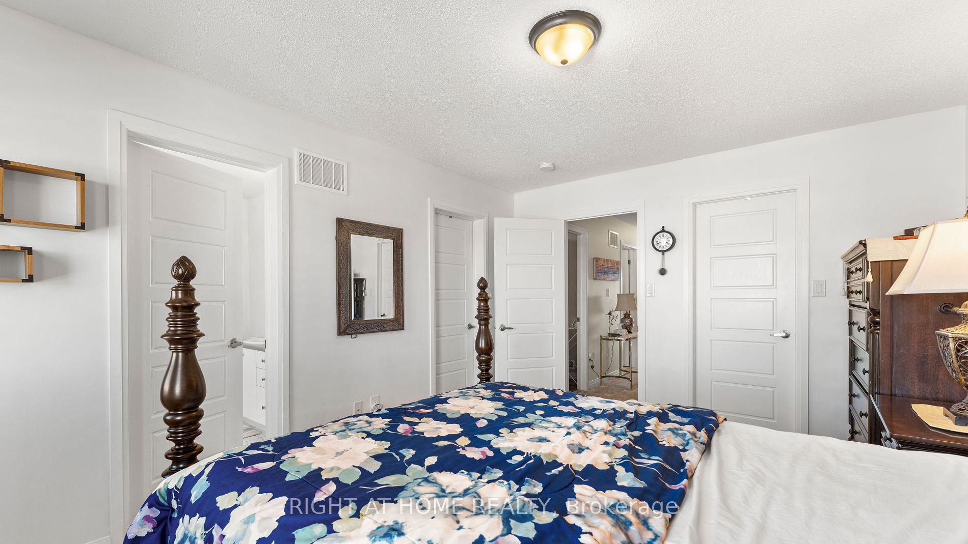 739 Banks Crescent