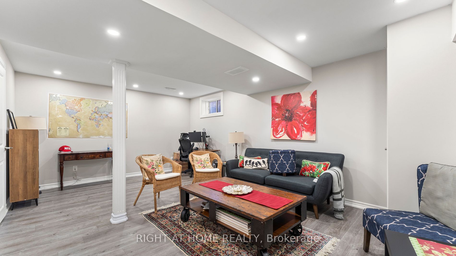739 Banks Crescent