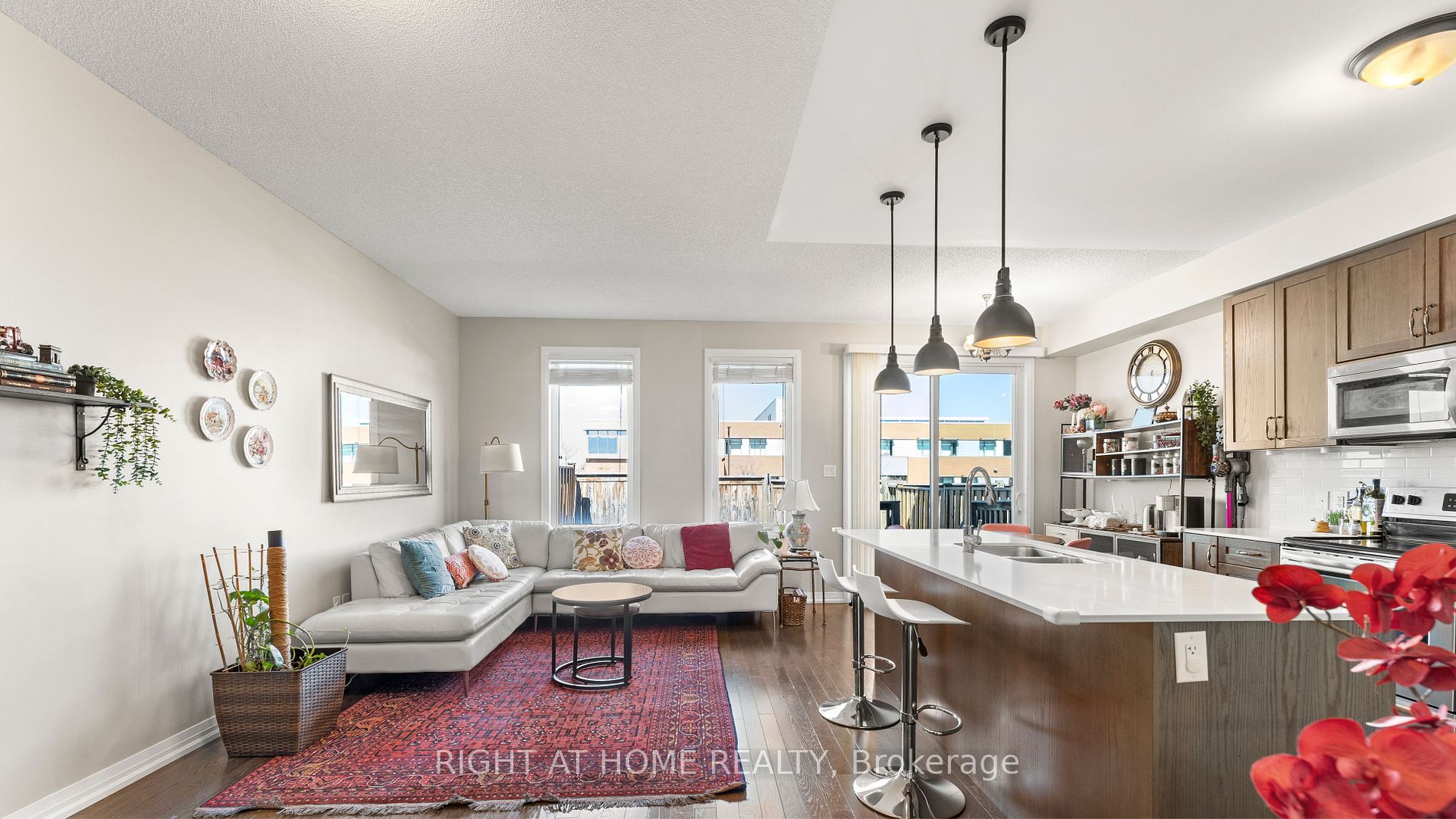 739 Banks Crescent