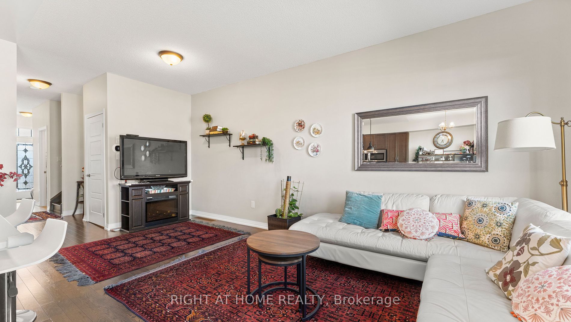 739 Banks Crescent