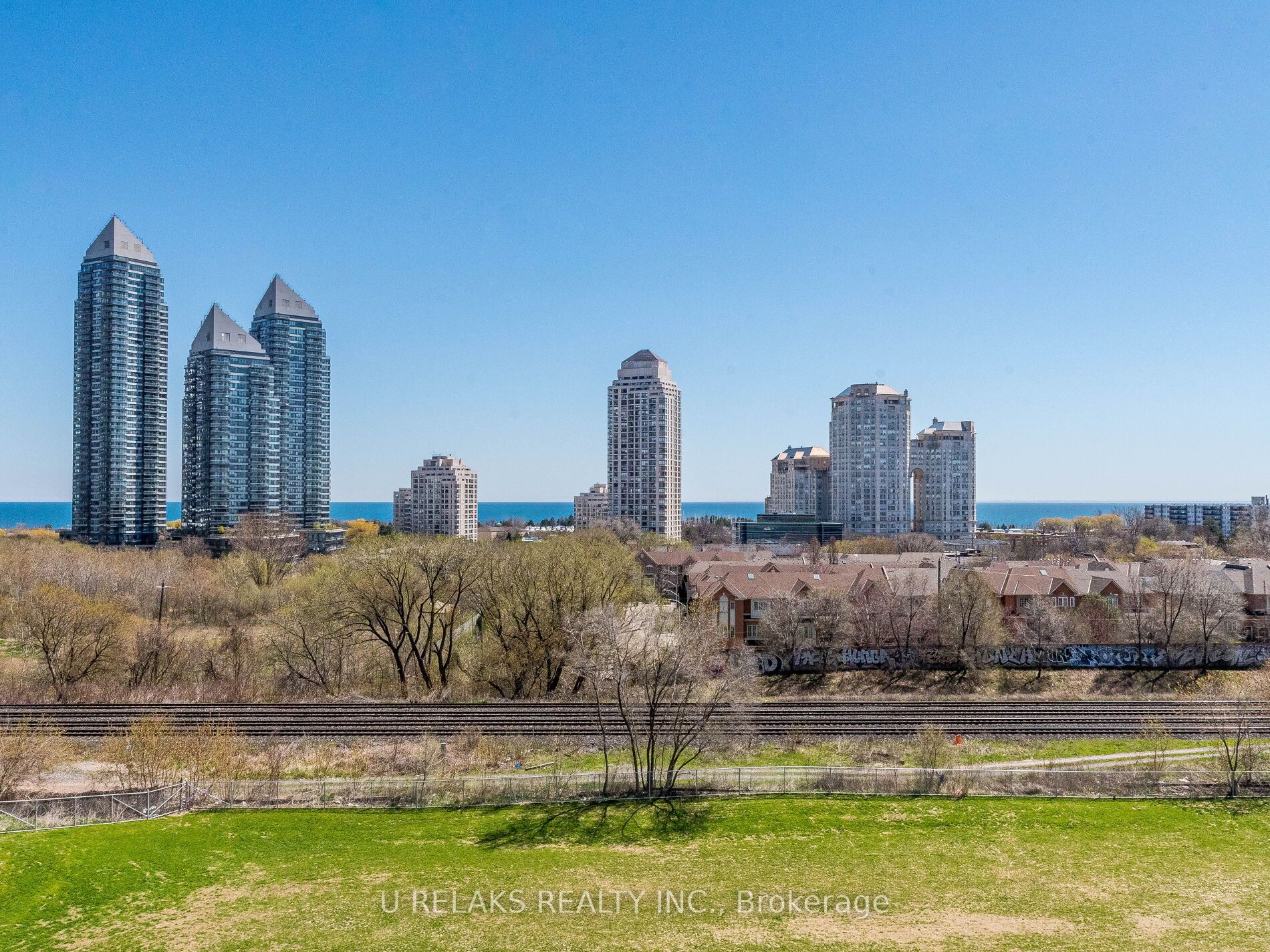 251 Manitoba St, #715