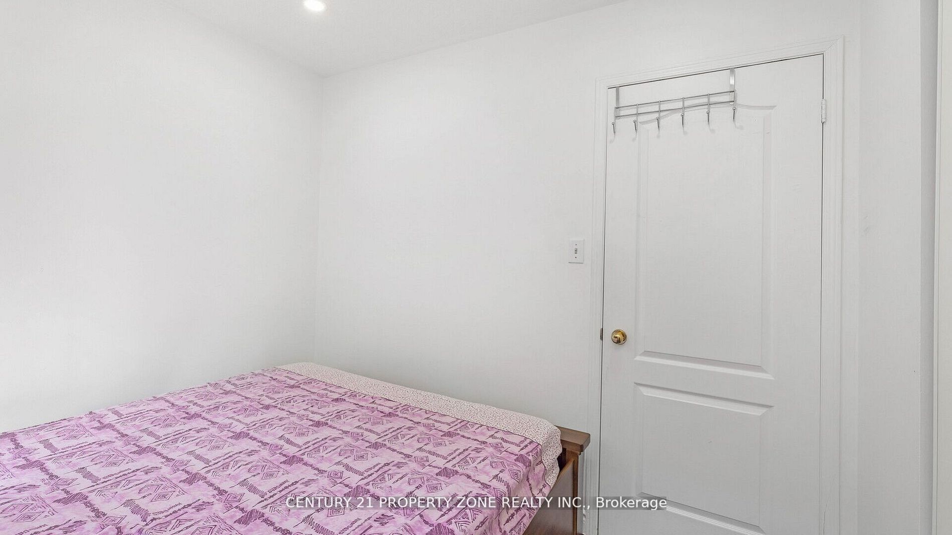 27 Coachwhip Road