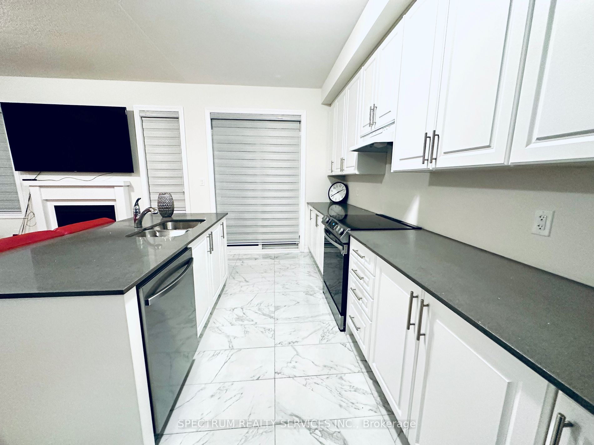605 Leatherleaf Landing