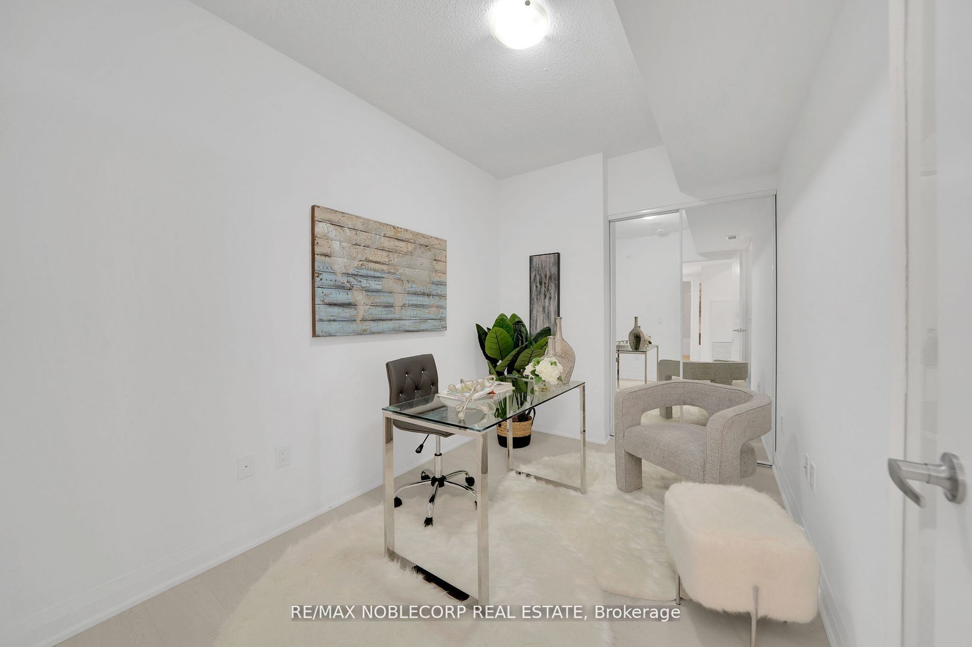 10 Gibbs Road, #717