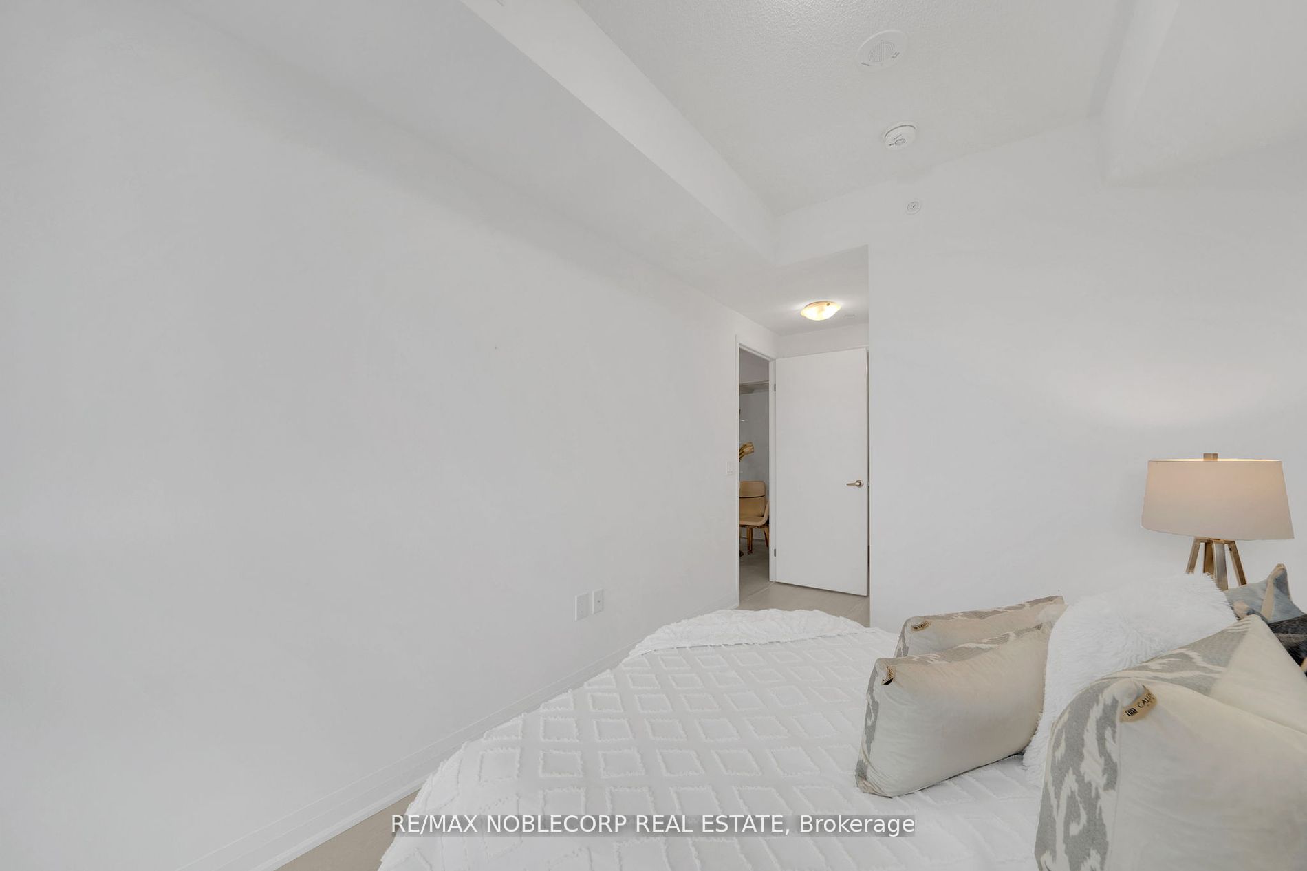 10 Gibbs Road, #717