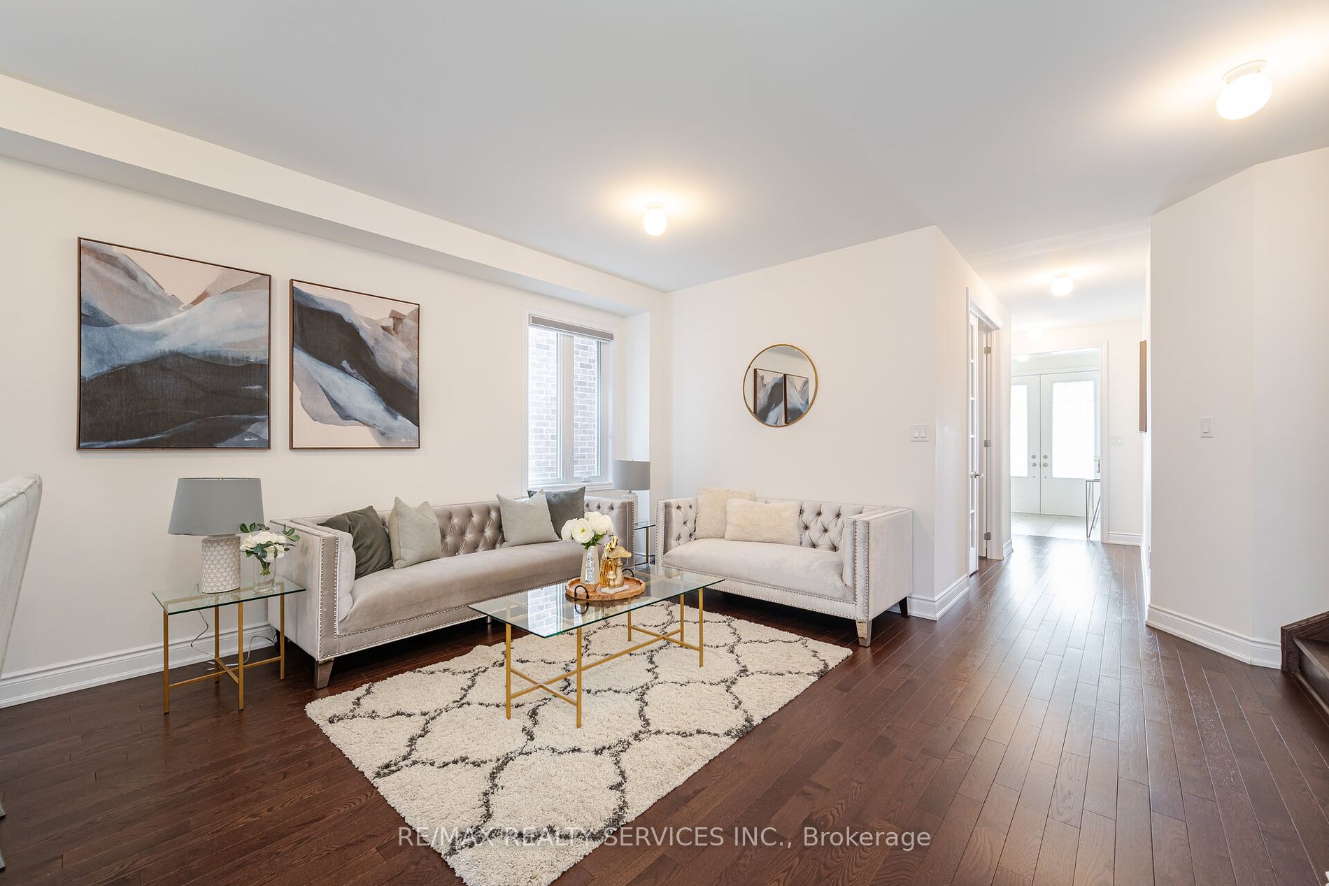 14 Lowell Cres