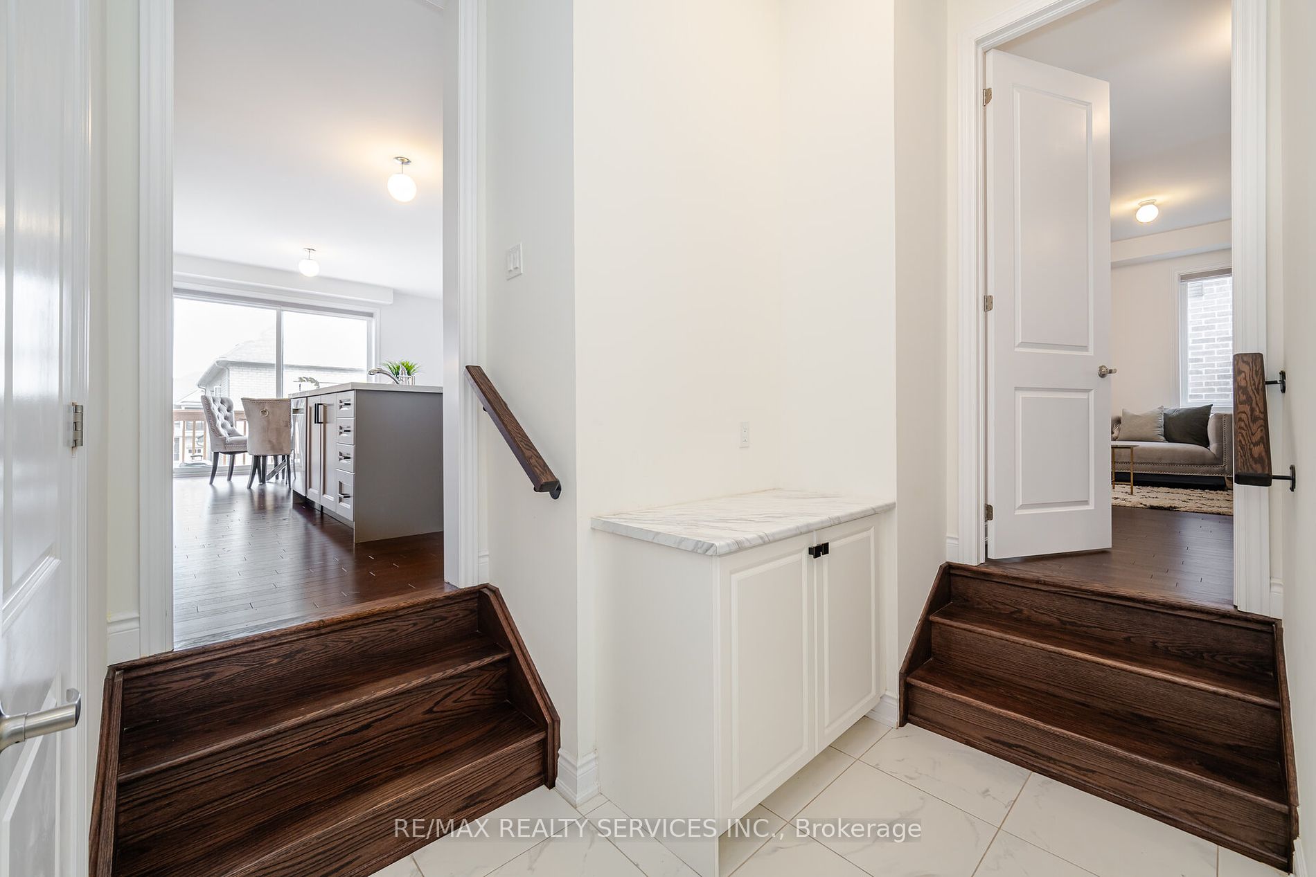 14 Lowell Cres