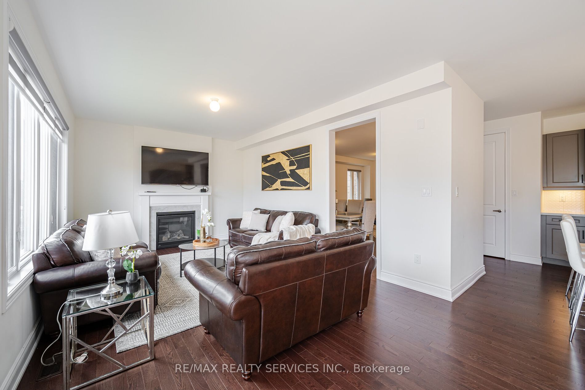 14 Lowell Cres