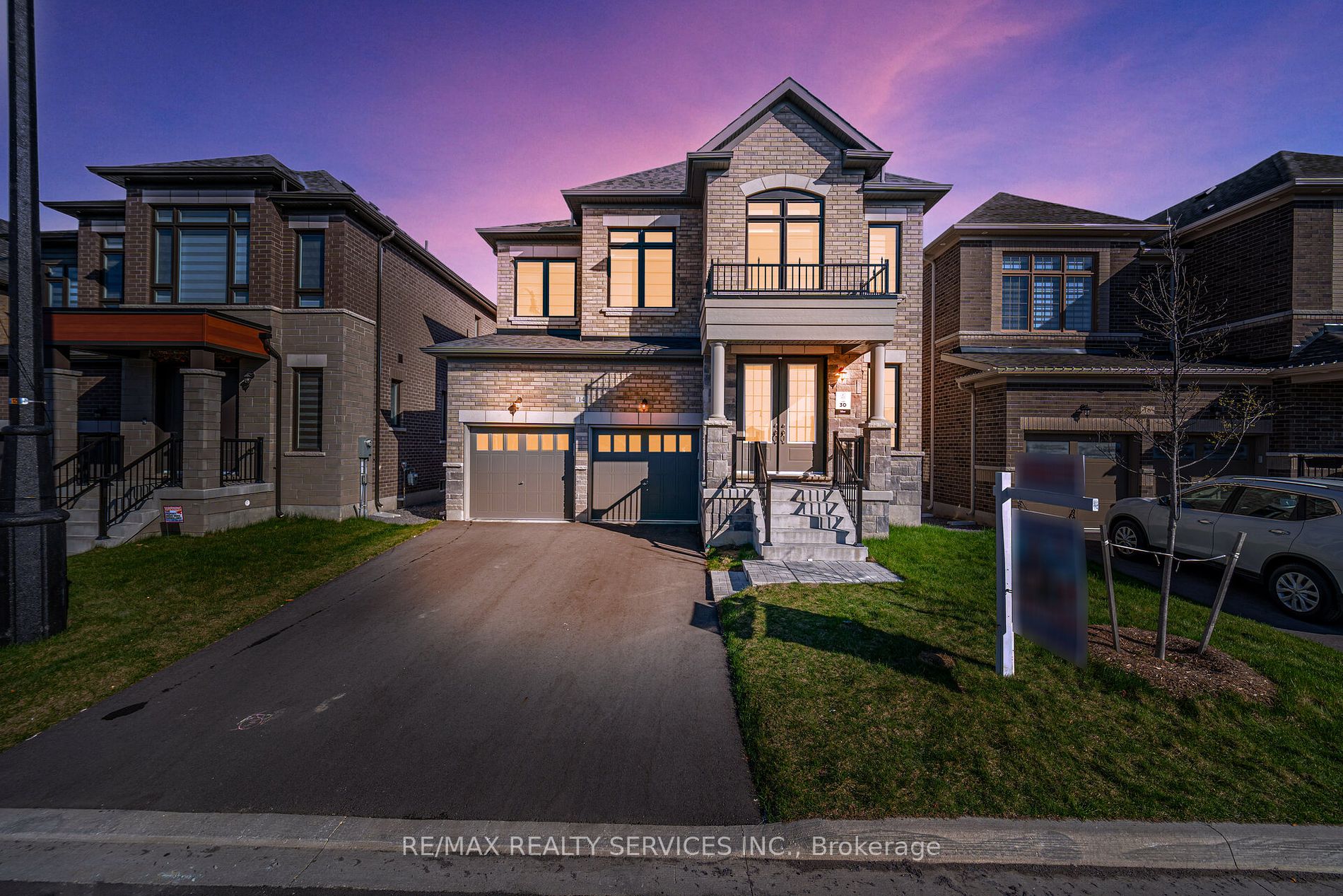 14 Lowell Cres