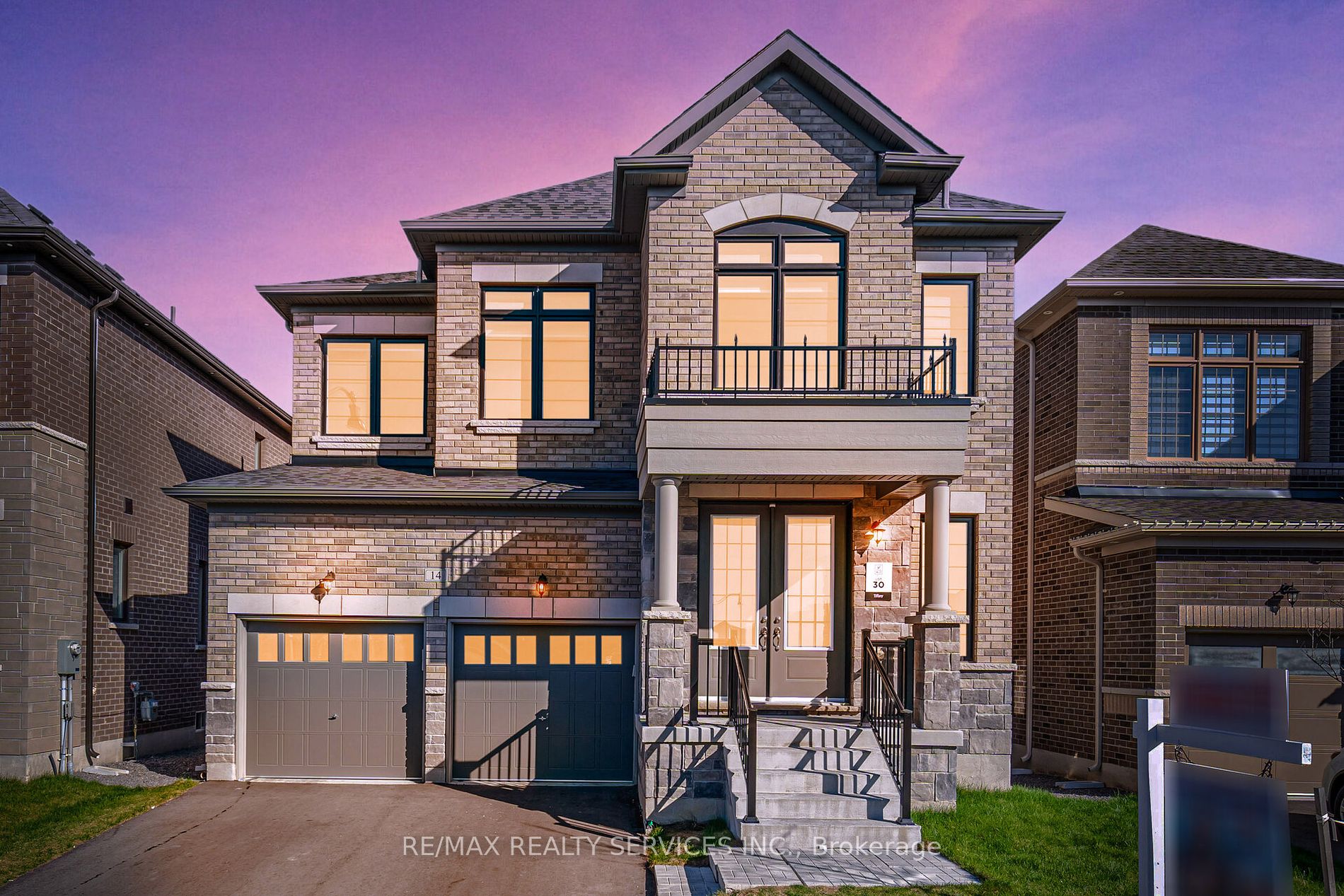 14 Lowell Cres