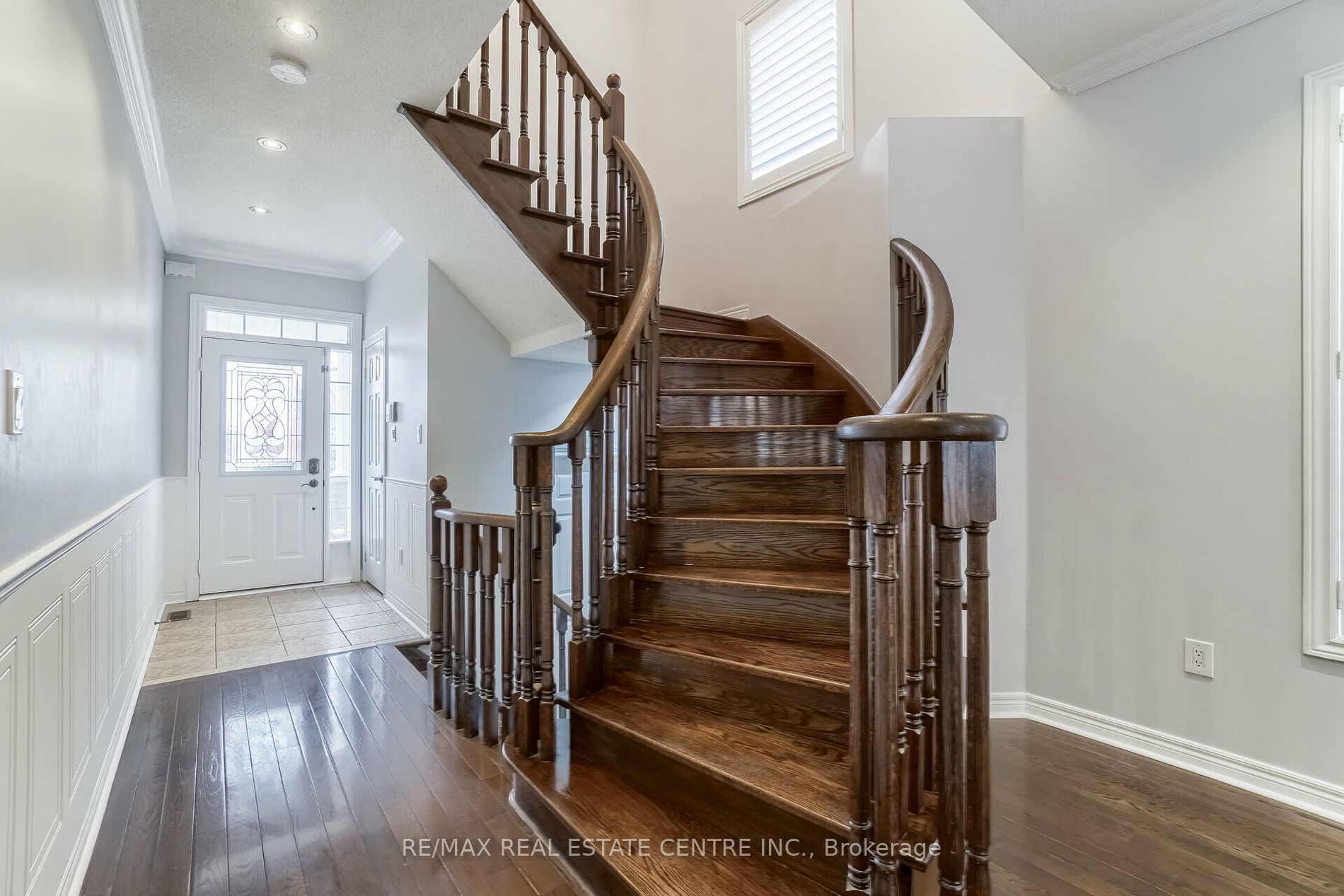 3716 Bloomington Crescent
