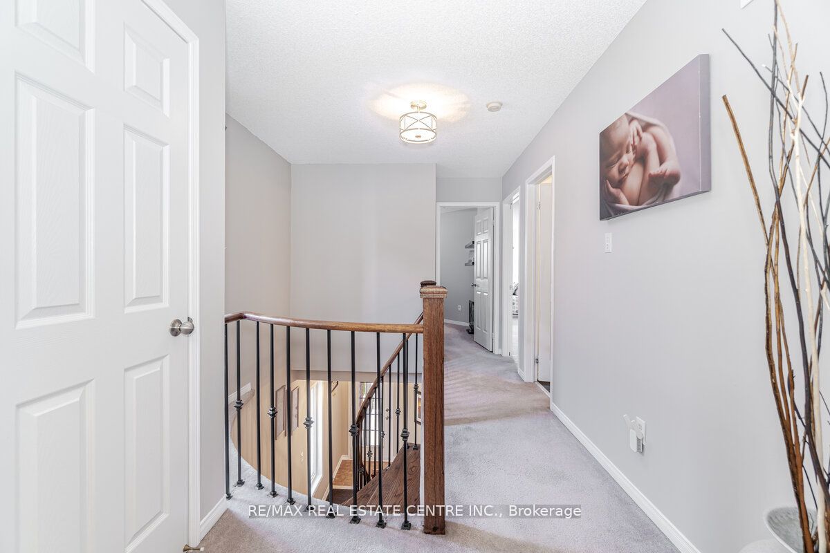 1193 Foxglove Pl