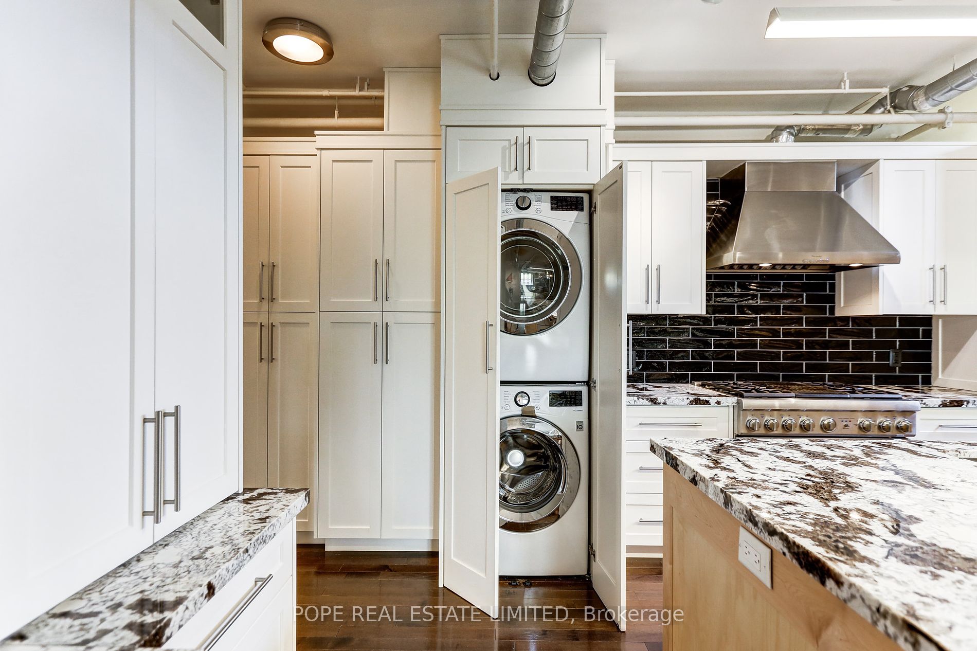 384 Sunnyside Ave, #202