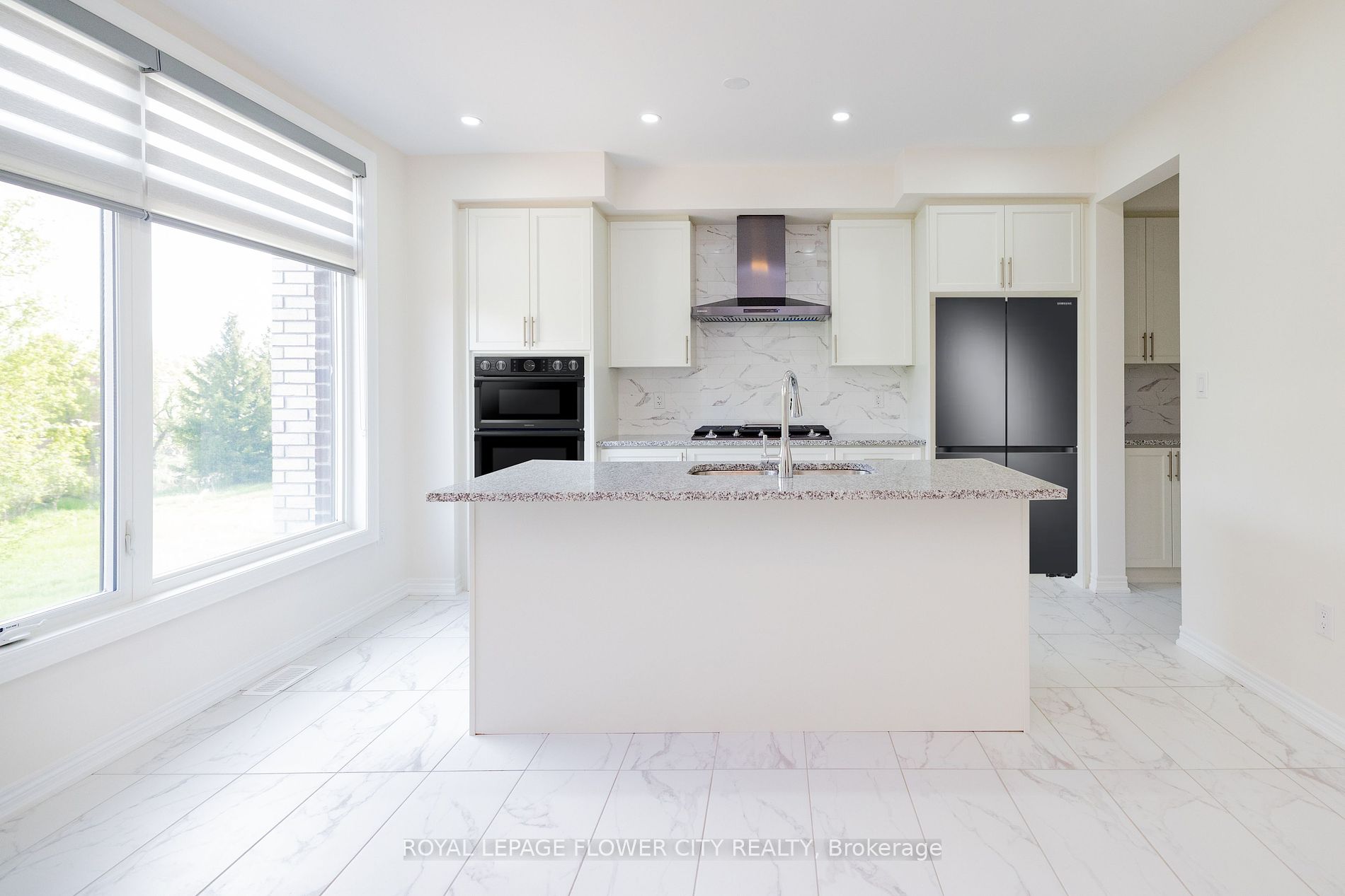 38 Queenpost Dr