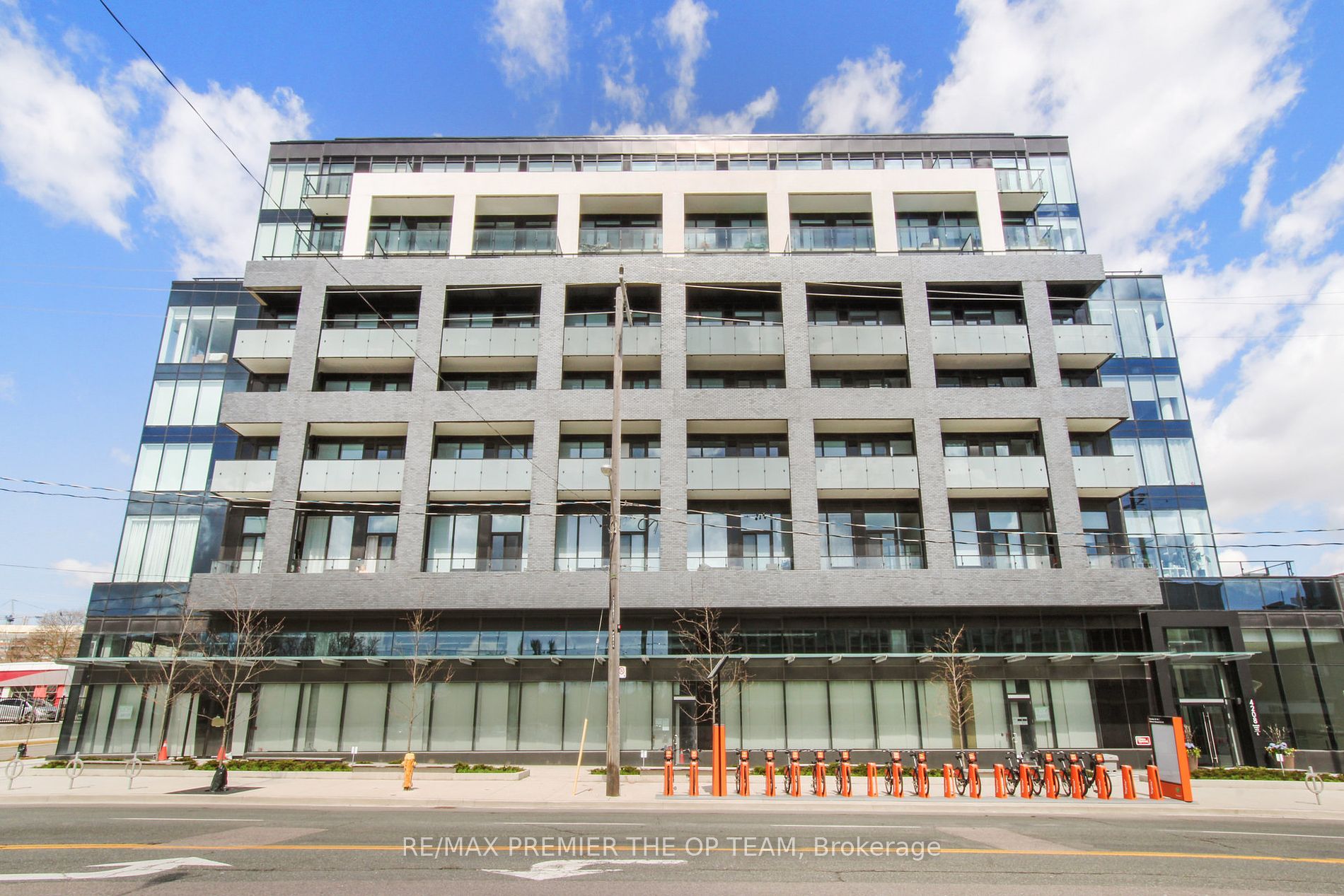 4208 Dundas Street W #414