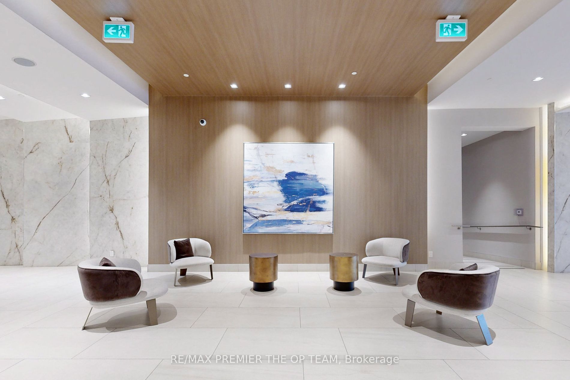 4208 Dundas Street W #414