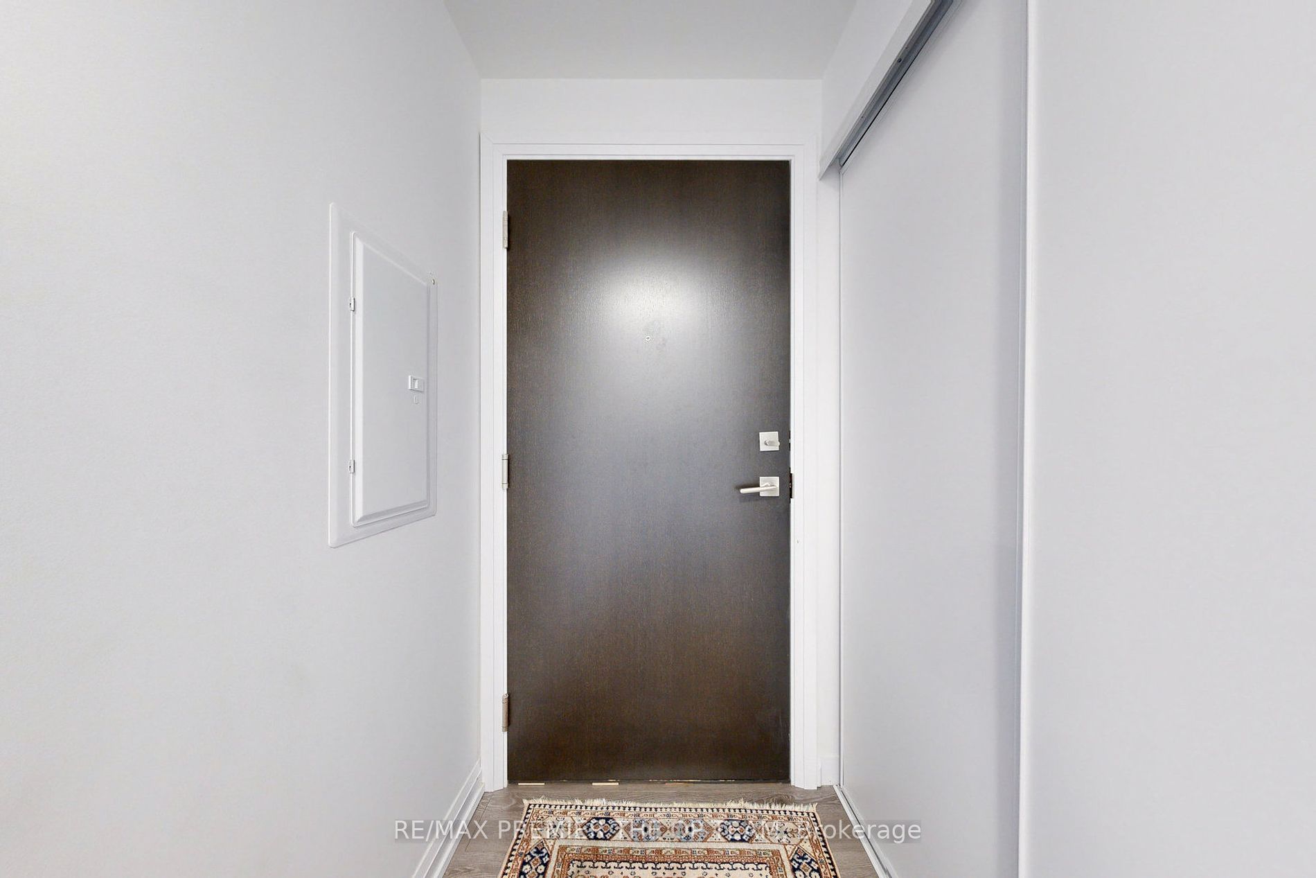 4208 Dundas Street W #414