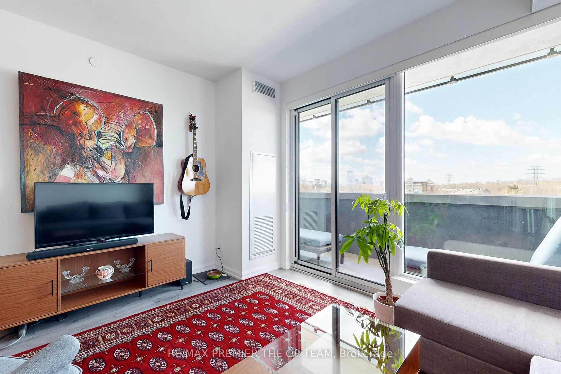 4208 Dundas Street W #414