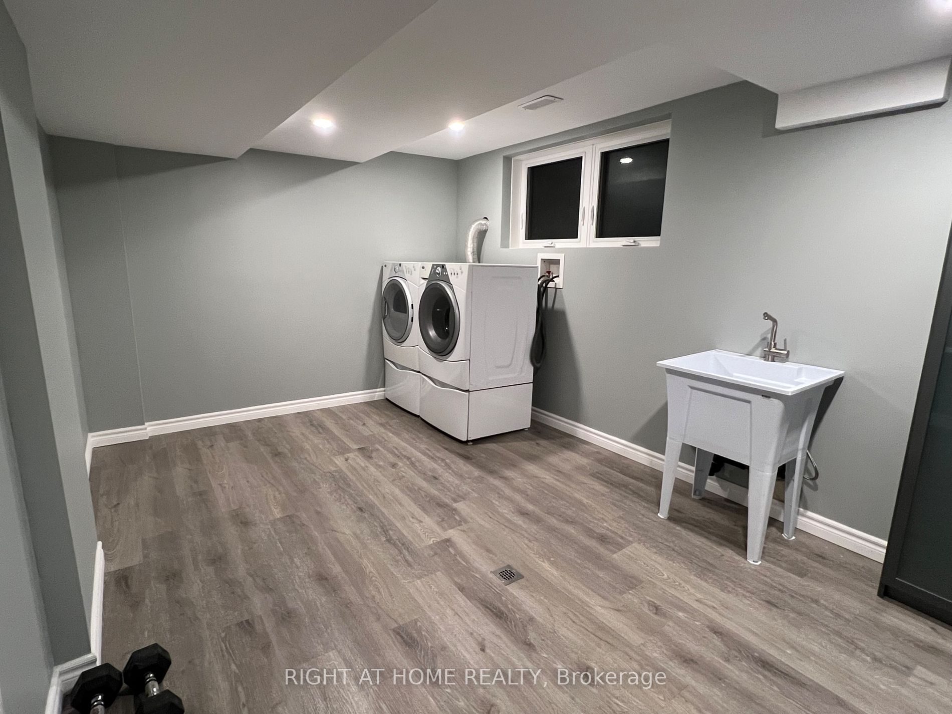 3335 Enniskillen Circ