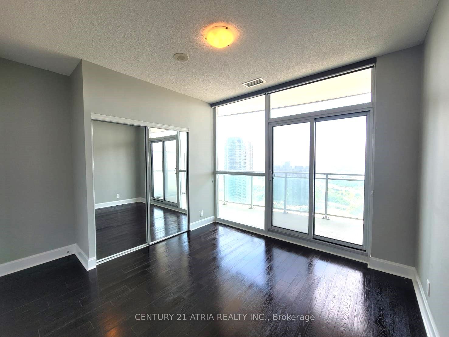 33 Shore Breeze Dr, #3403