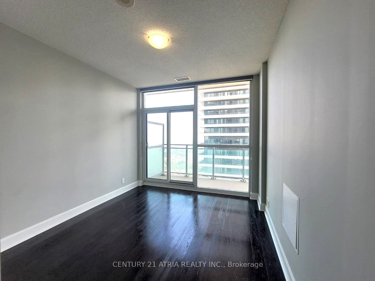 33 Shore Breeze Dr, #3403