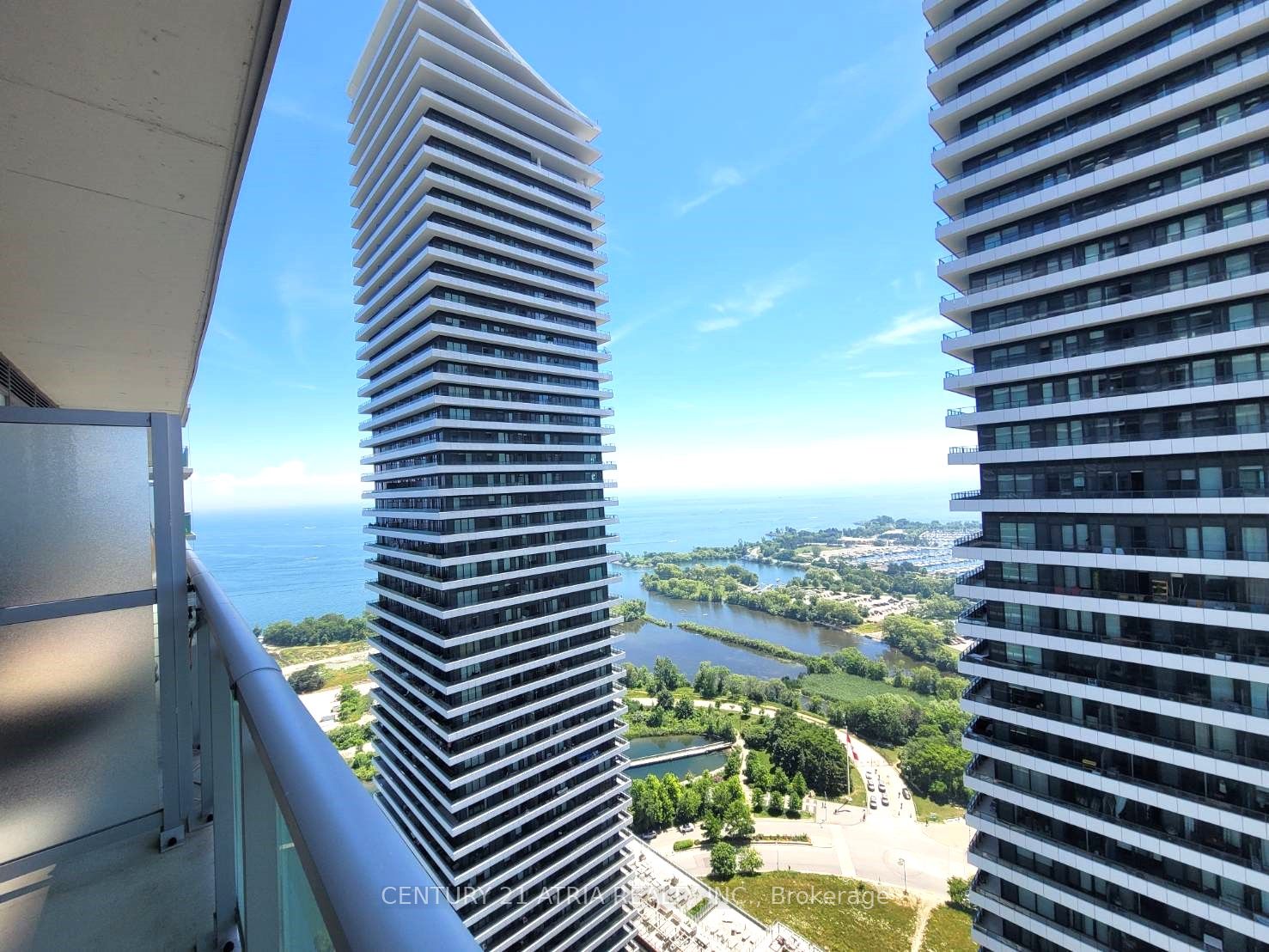 33 Shore Breeze Dr, #3403