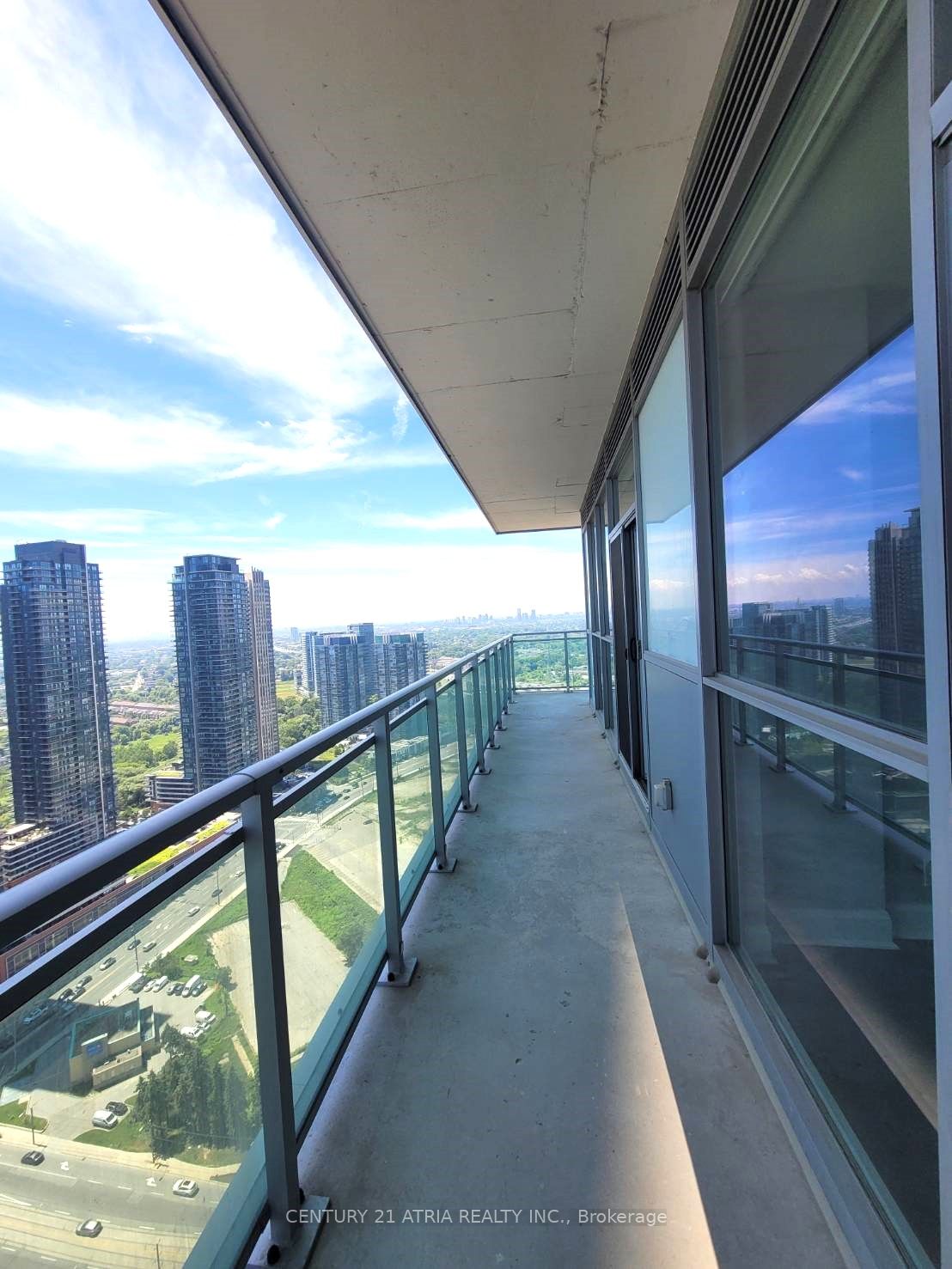 33 Shore Breeze Dr, #3403