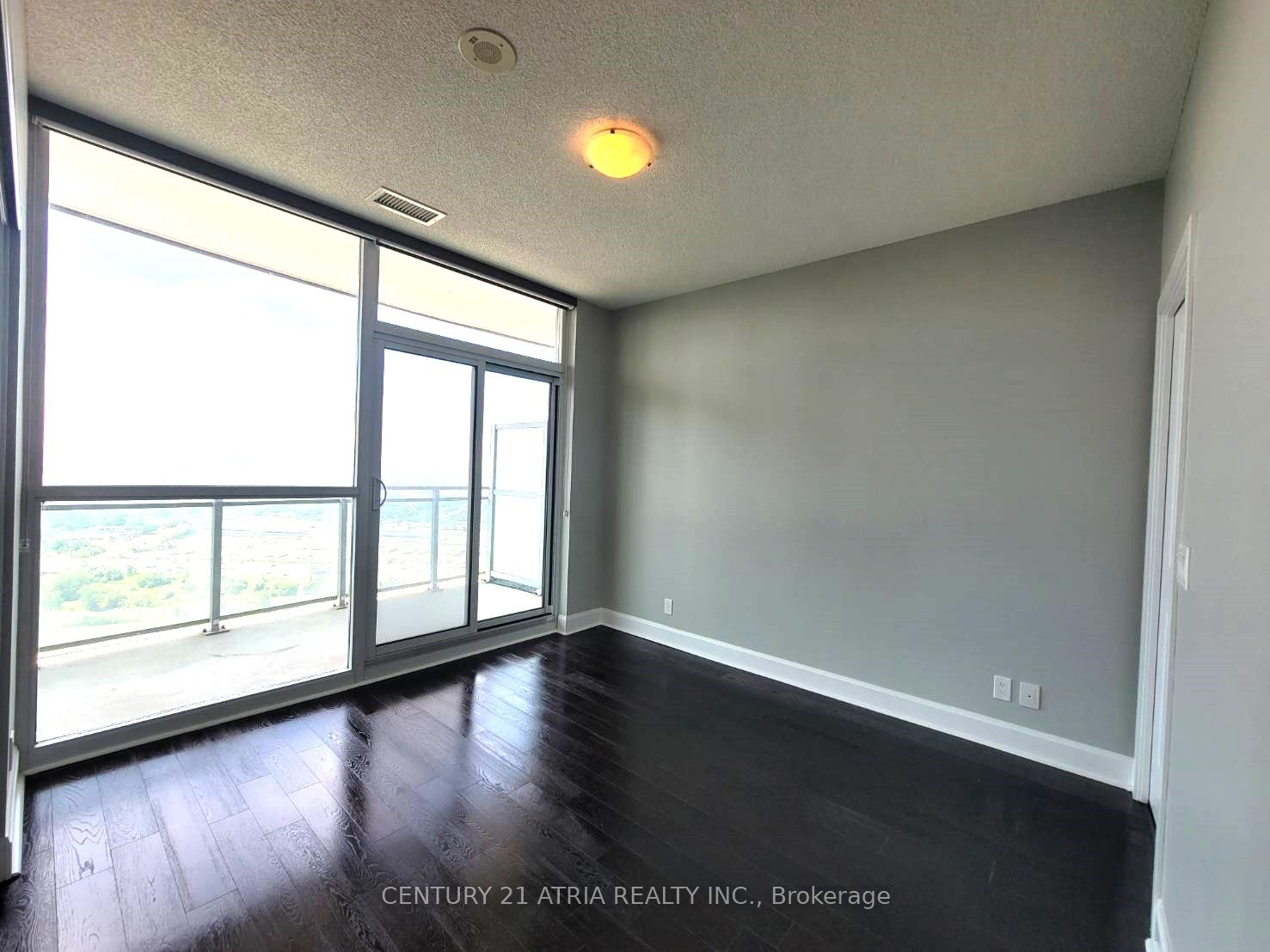 33 Shore Breeze Dr, #3403