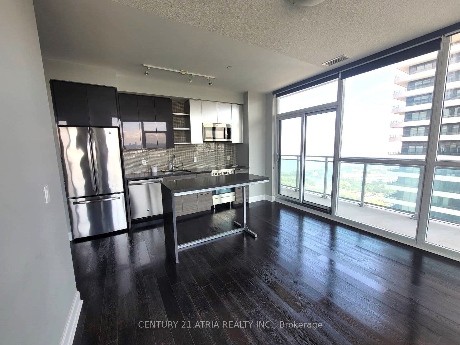 33 Shore Breeze Dr, #3403