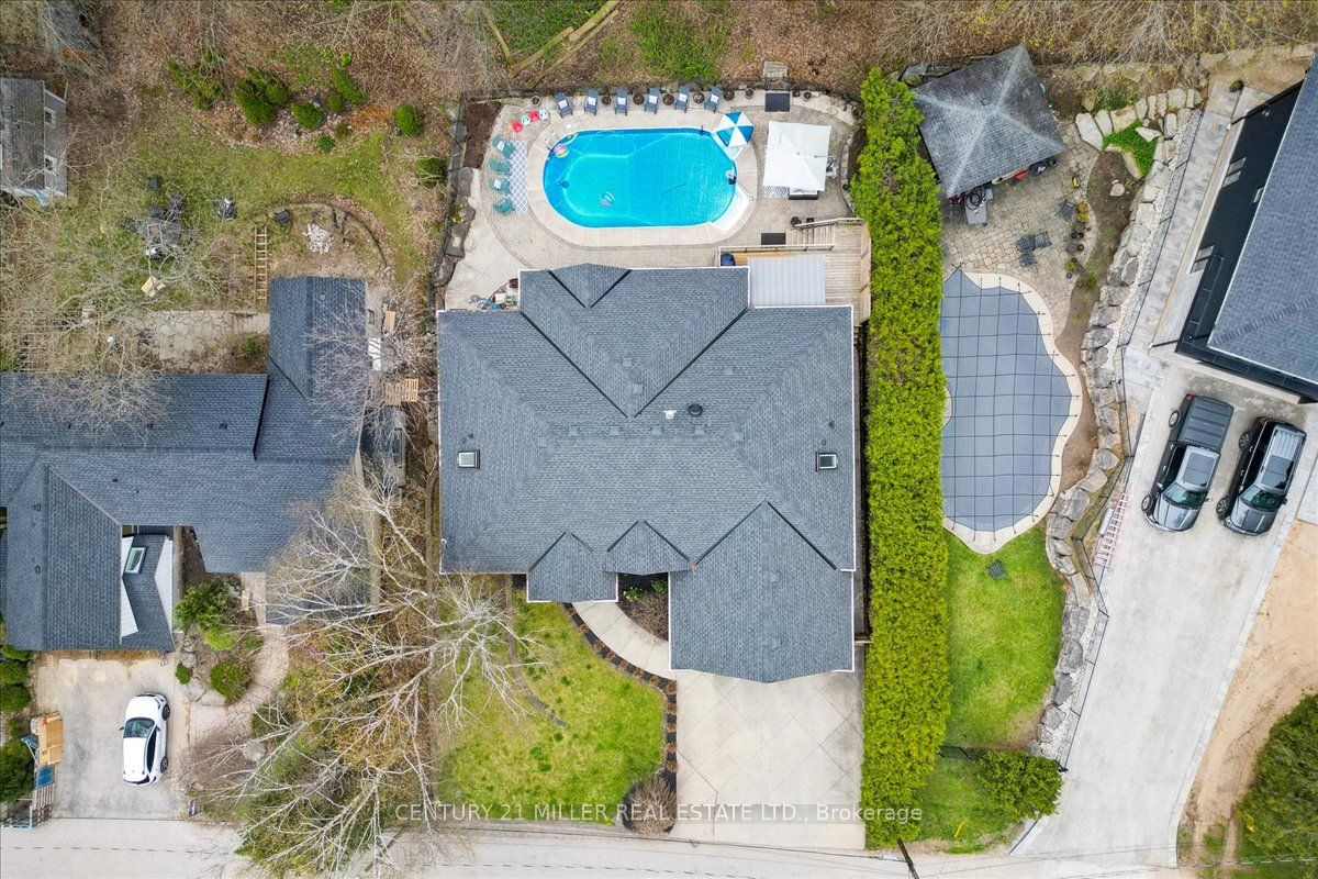 810 Belhaven Crescent